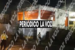 Bomberos controlan incendio en propiedad abandonada en Monclova