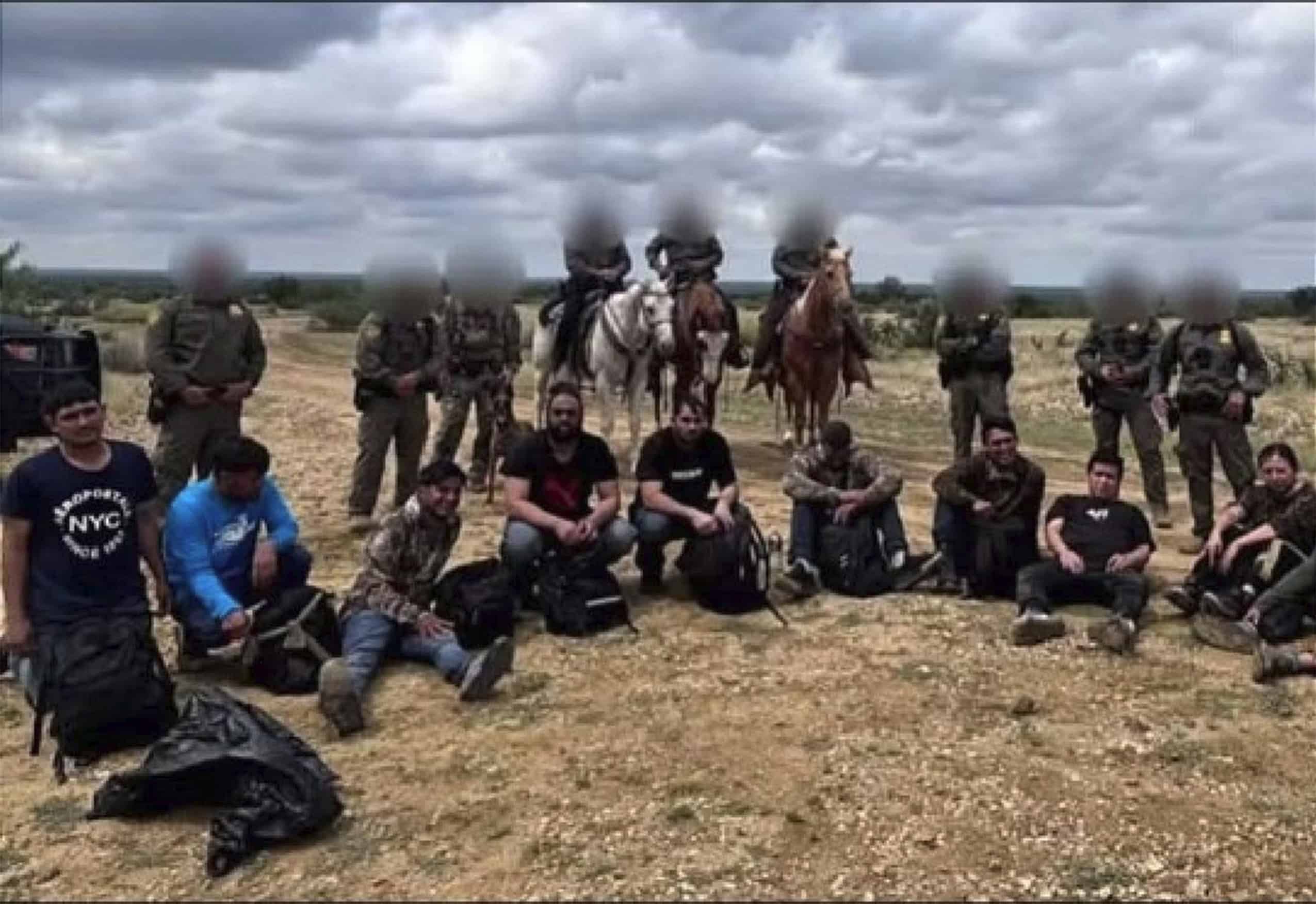 Localizan a 10 migrantes mexicanos ocultos en zona rural de Maverick, Texas