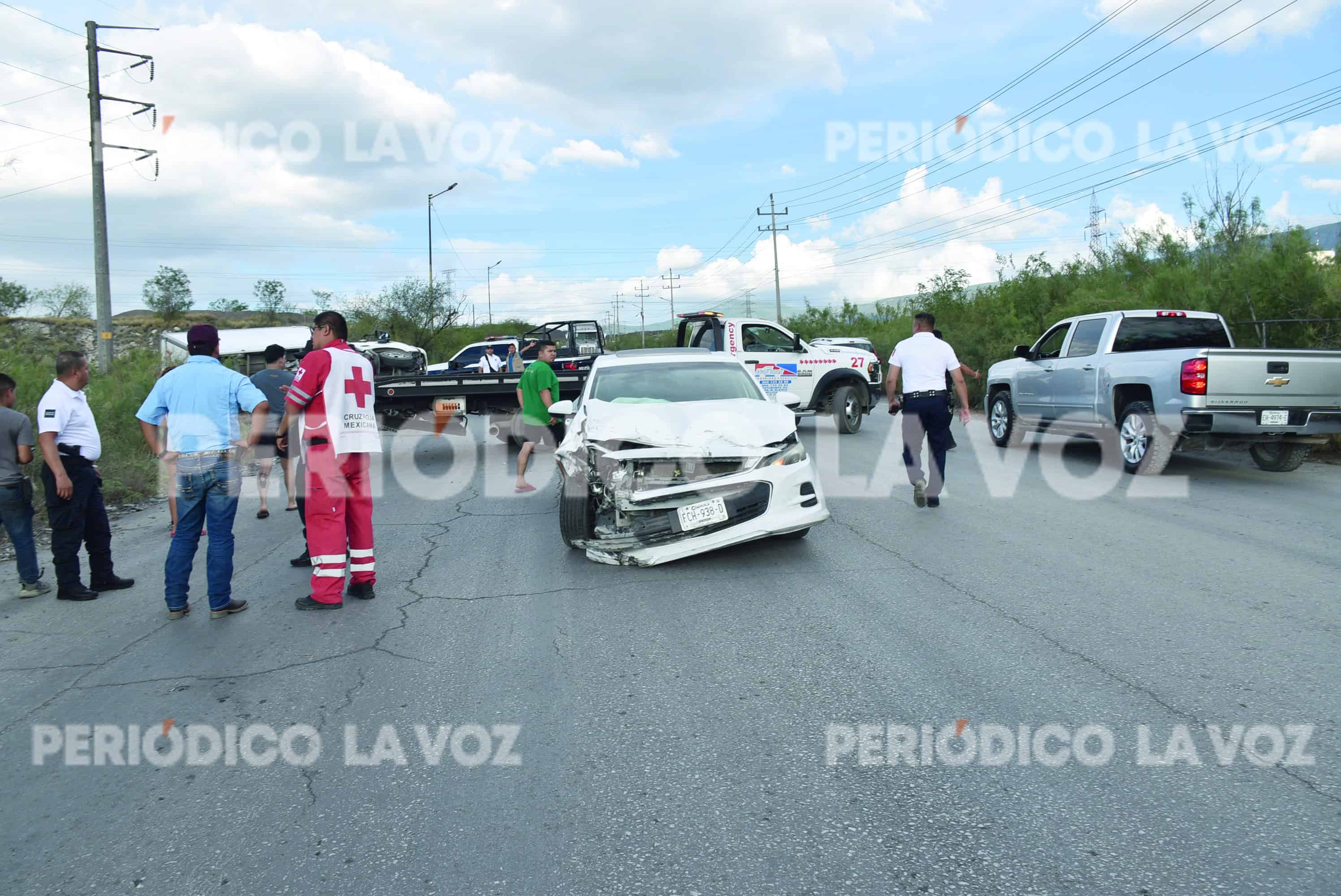 Accidente en Monclova: cami&oacute;n ICE de M&eacute;xico volcado tras choque