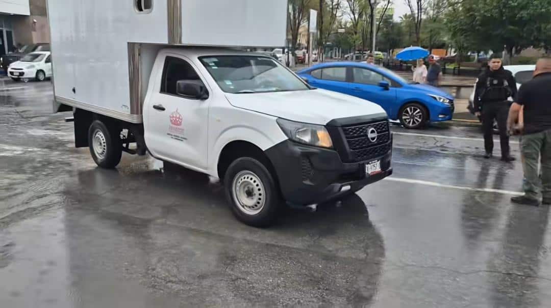 Adulto mayor hospitalizado tras ser embestido por camioneta en Monclova
