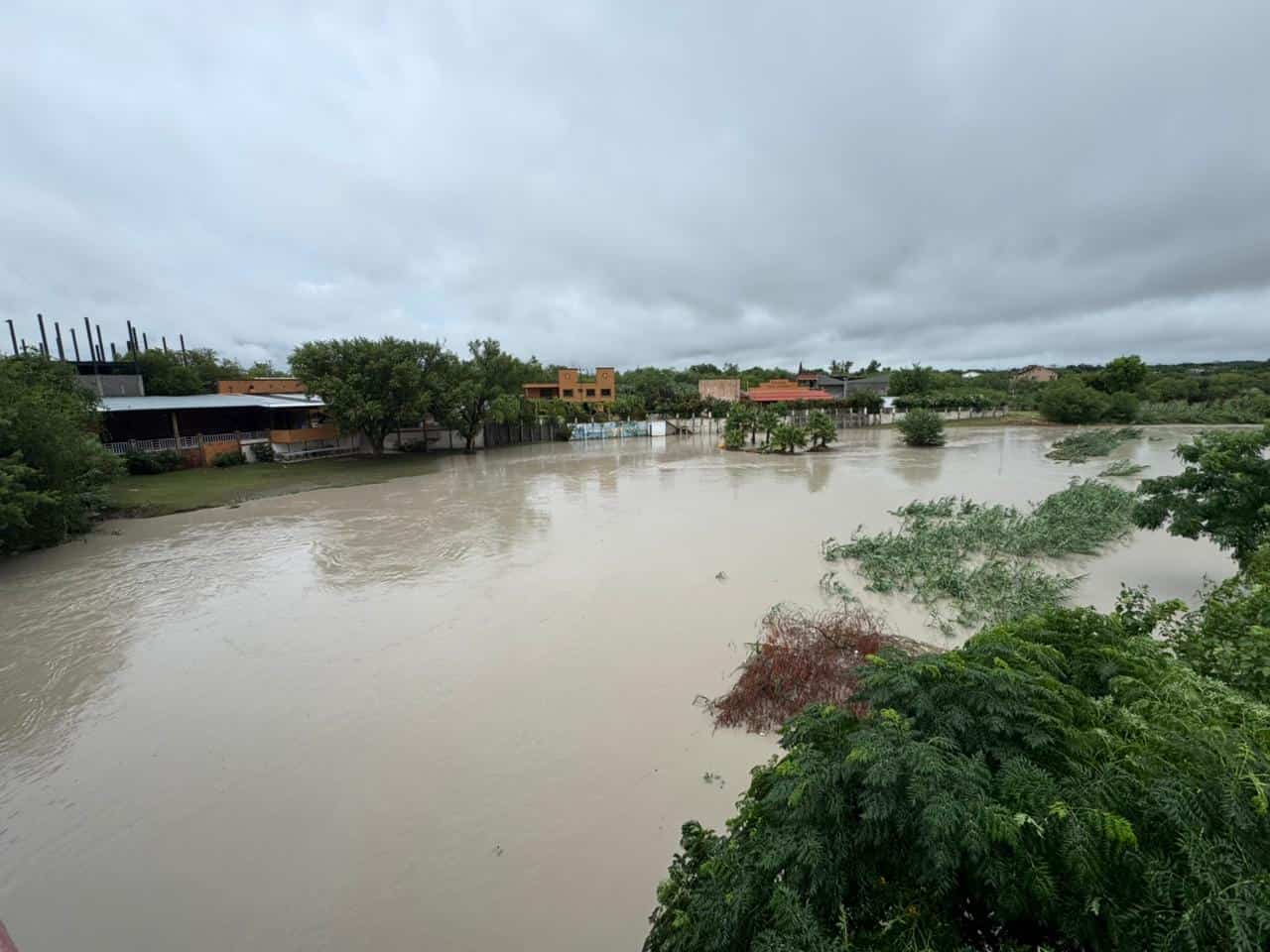 Preocupaci&oacute;n en Villa de Fuente por aumento del caudal del R&iacute;o Escondido
