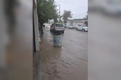 Inundaciones en colonia 10 de Mayo por crecida de arroyo