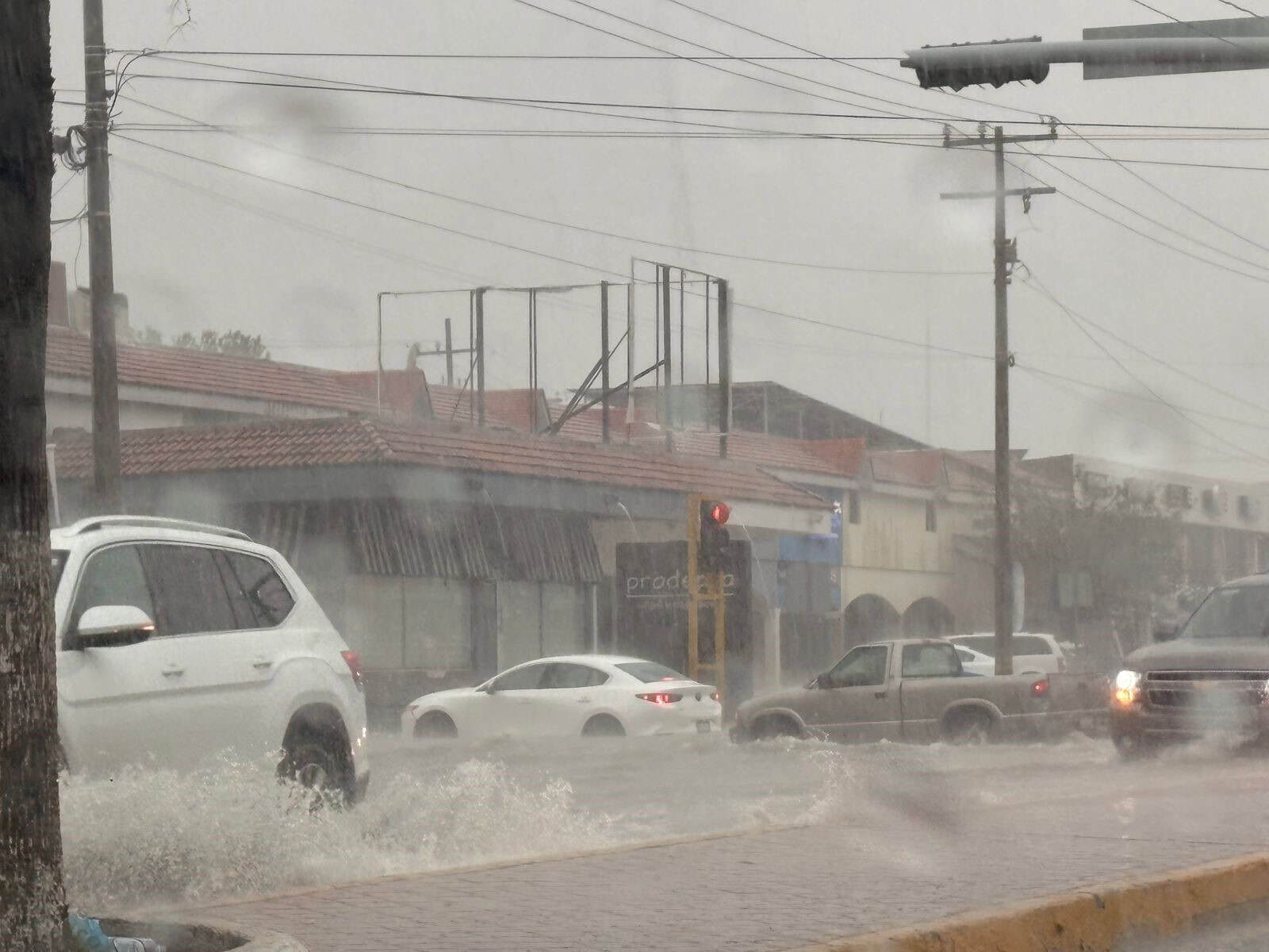 Protecci&oacute;n Civil Monclova responde a inundaciones tras lluvia hist&oacute;rica
