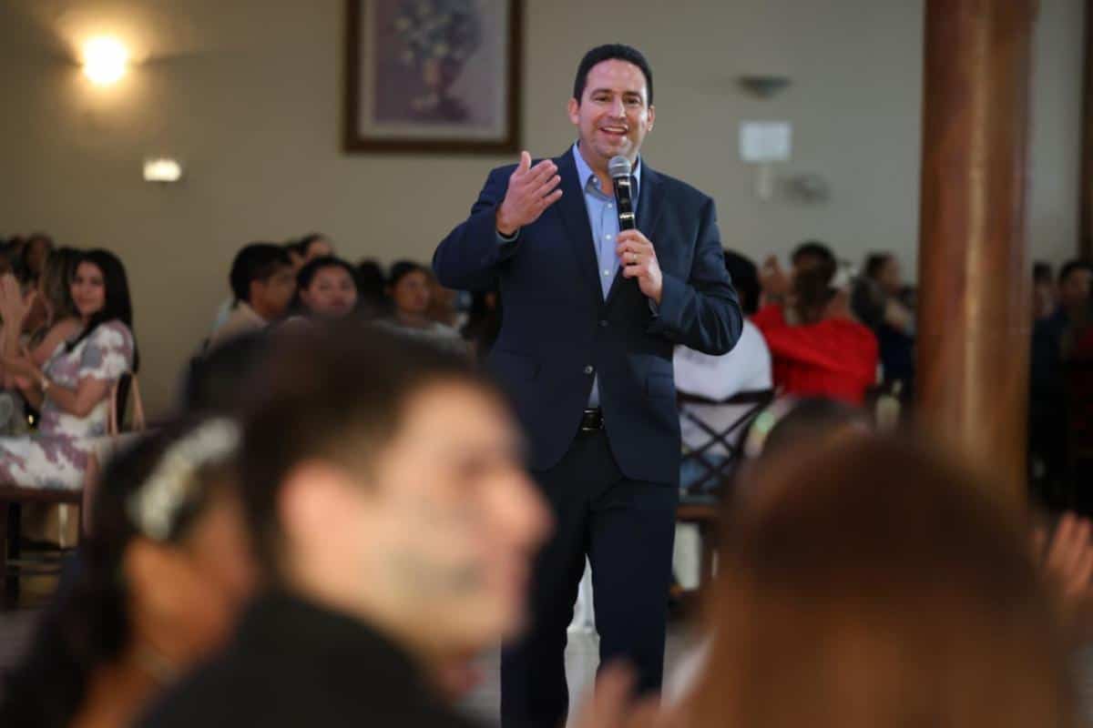 51 parejas se casan en Bodas Comunitarias 2026: Javier D&iacute;az Gonz&aacute;lez en Saltillo