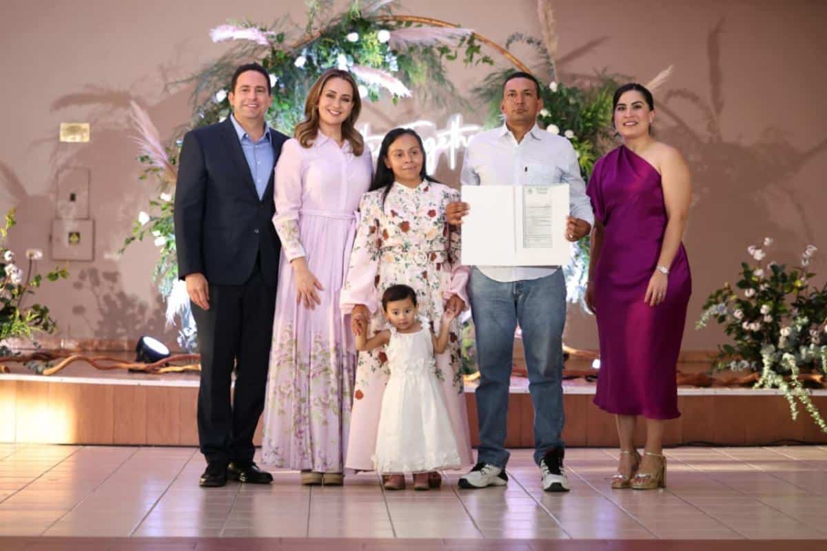 51 parejas se casan en Bodas Comunitarias 2026: Javier D&iacute;az Gonz&aacute;lez en Saltillo