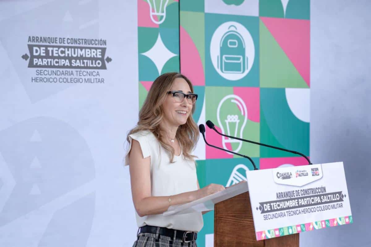 Arranca construcci&oacute;n de techumbre en secundaria: beneficio para alumnos
