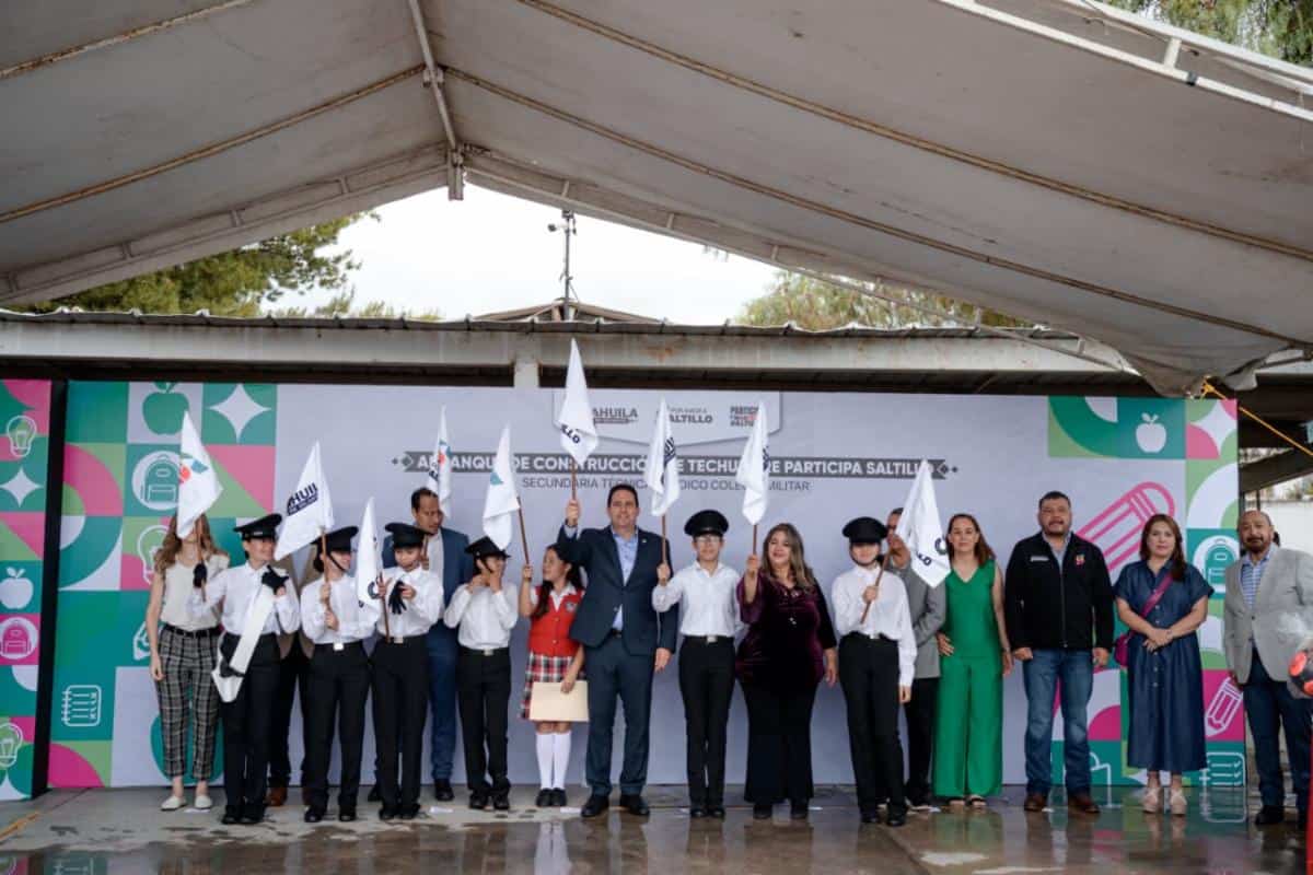 Arranca construcci&oacute;n de techumbre en secundaria: beneficio para alumnos