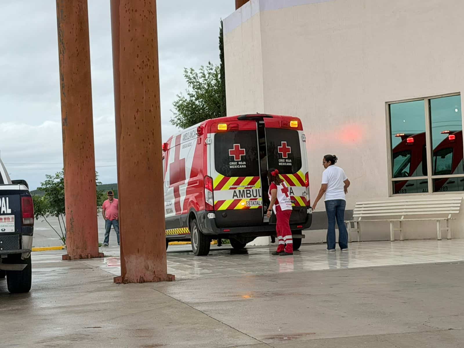 Accidente de motocicleta en Melchor M&uacute;zquiz deja a mujer herida