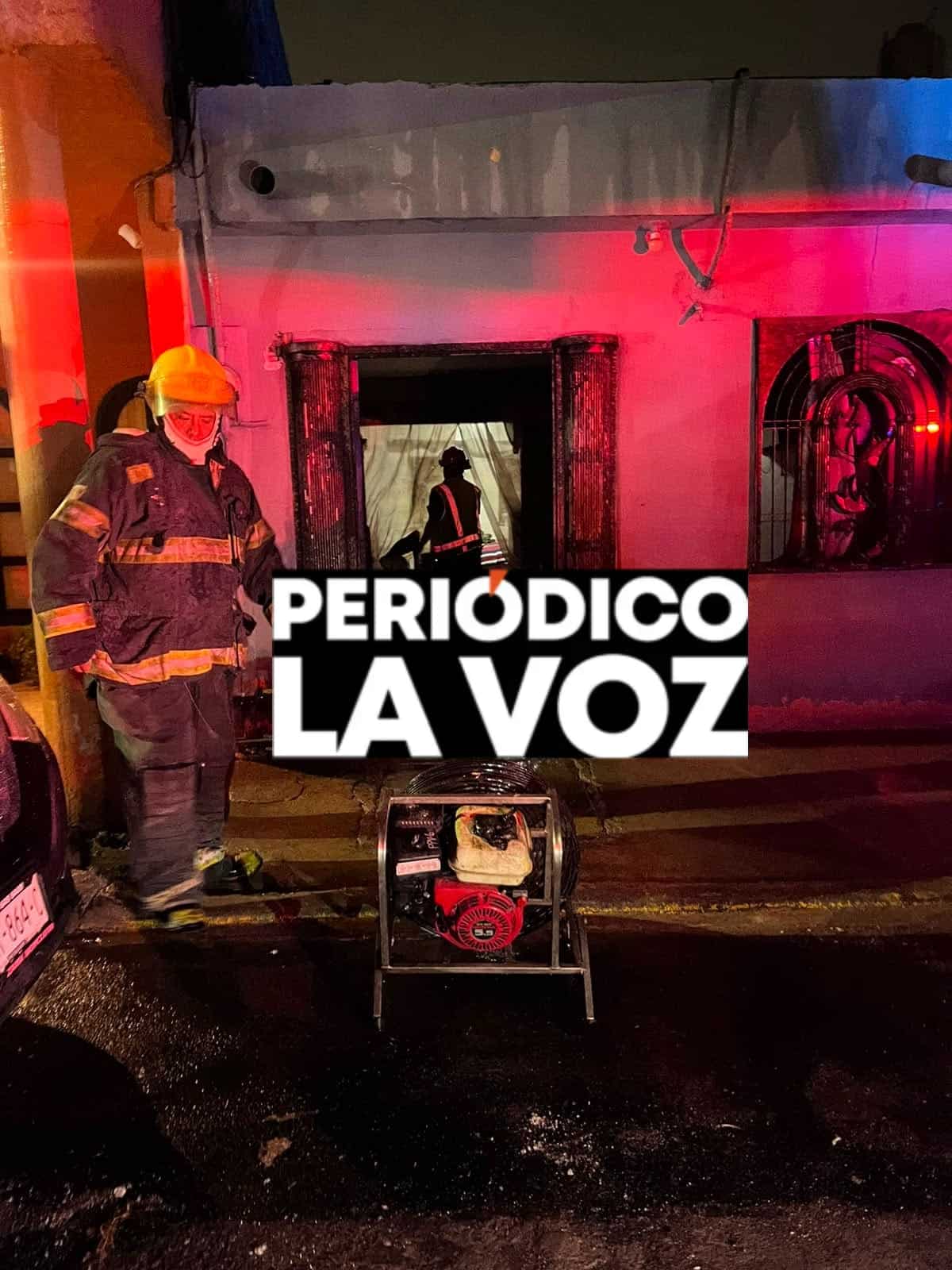 Incendio en Monclova: Bomberos evitan tragedia en vivienda de Mar&iacute;a Teresa Guevara