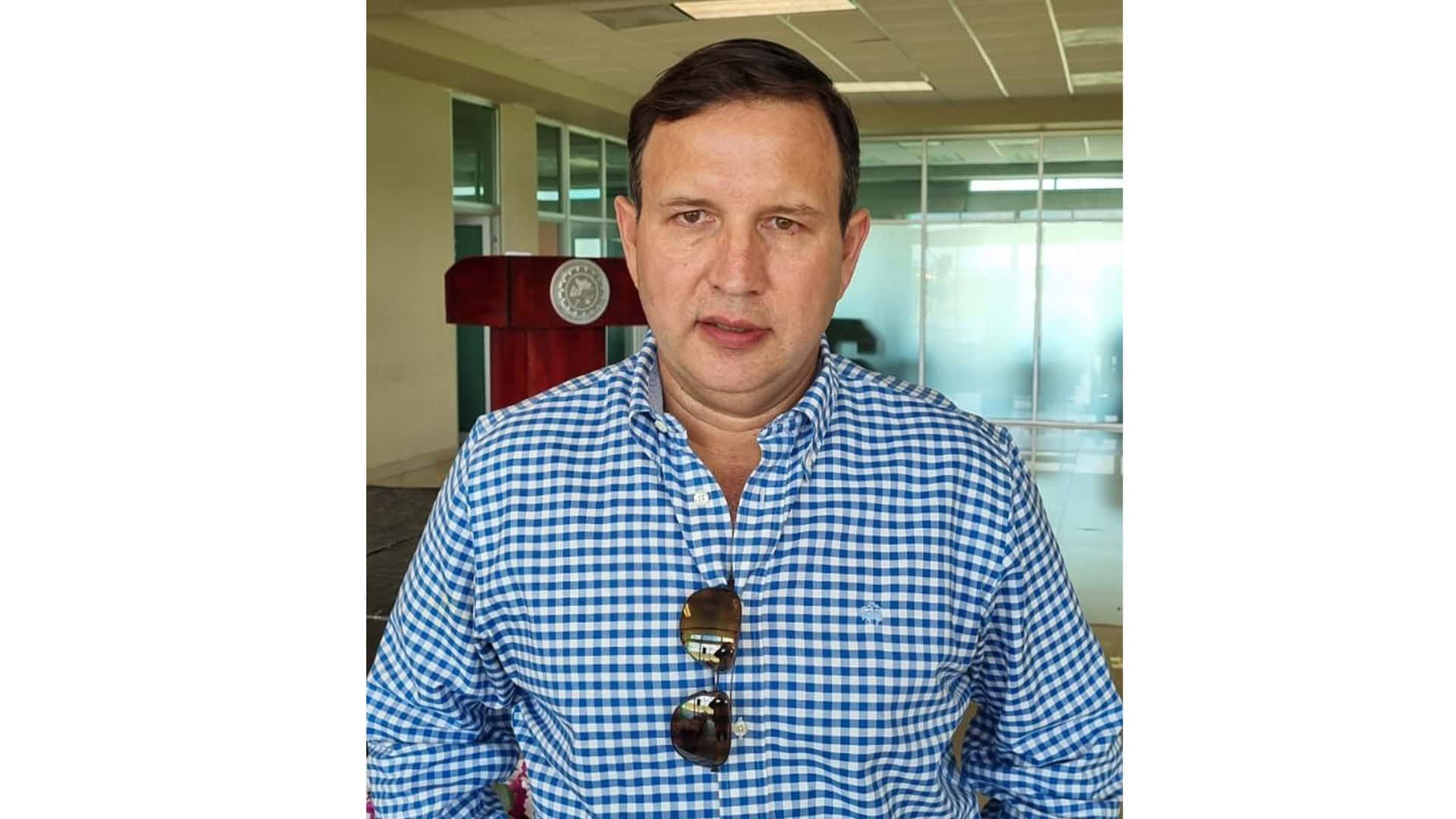 Enrique Falc&oacute;n Zepeda asume cargo en econom&iacute;a