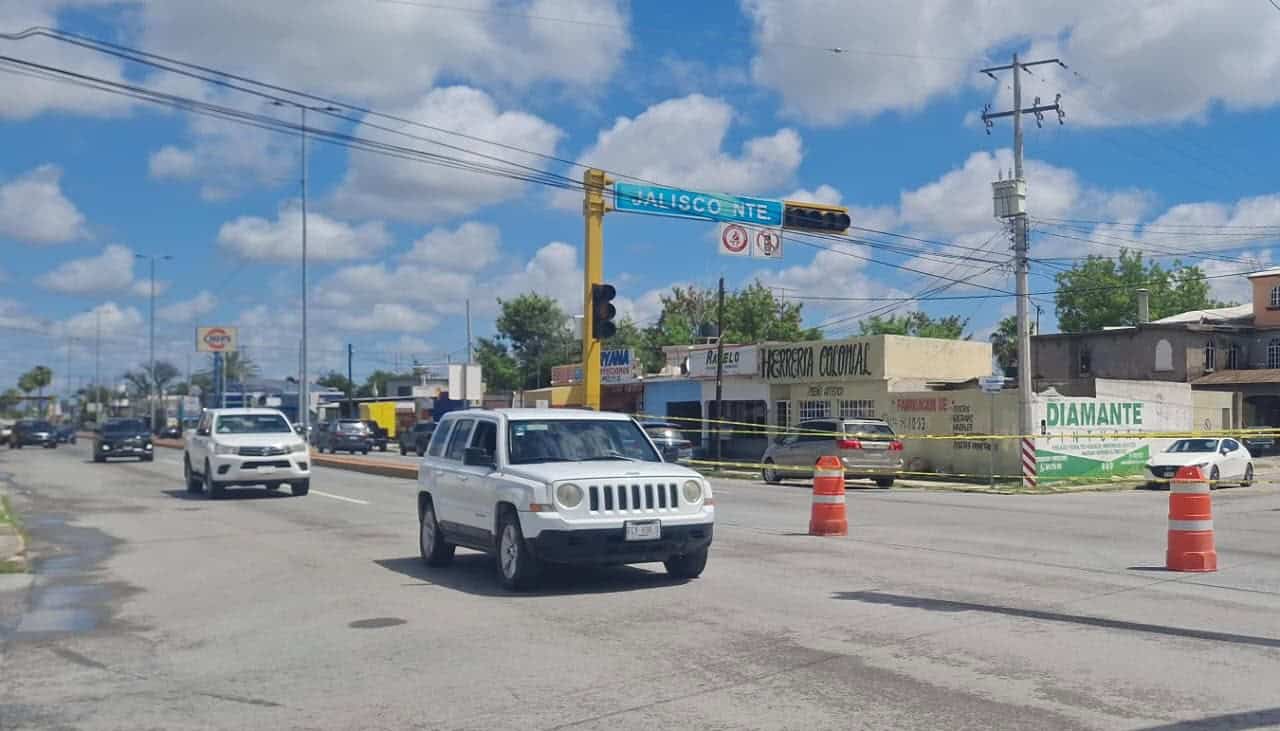 Reparan sem&aacute;foros da&ntilde;ados en Ej&eacute;rcito Nacional por lluvias