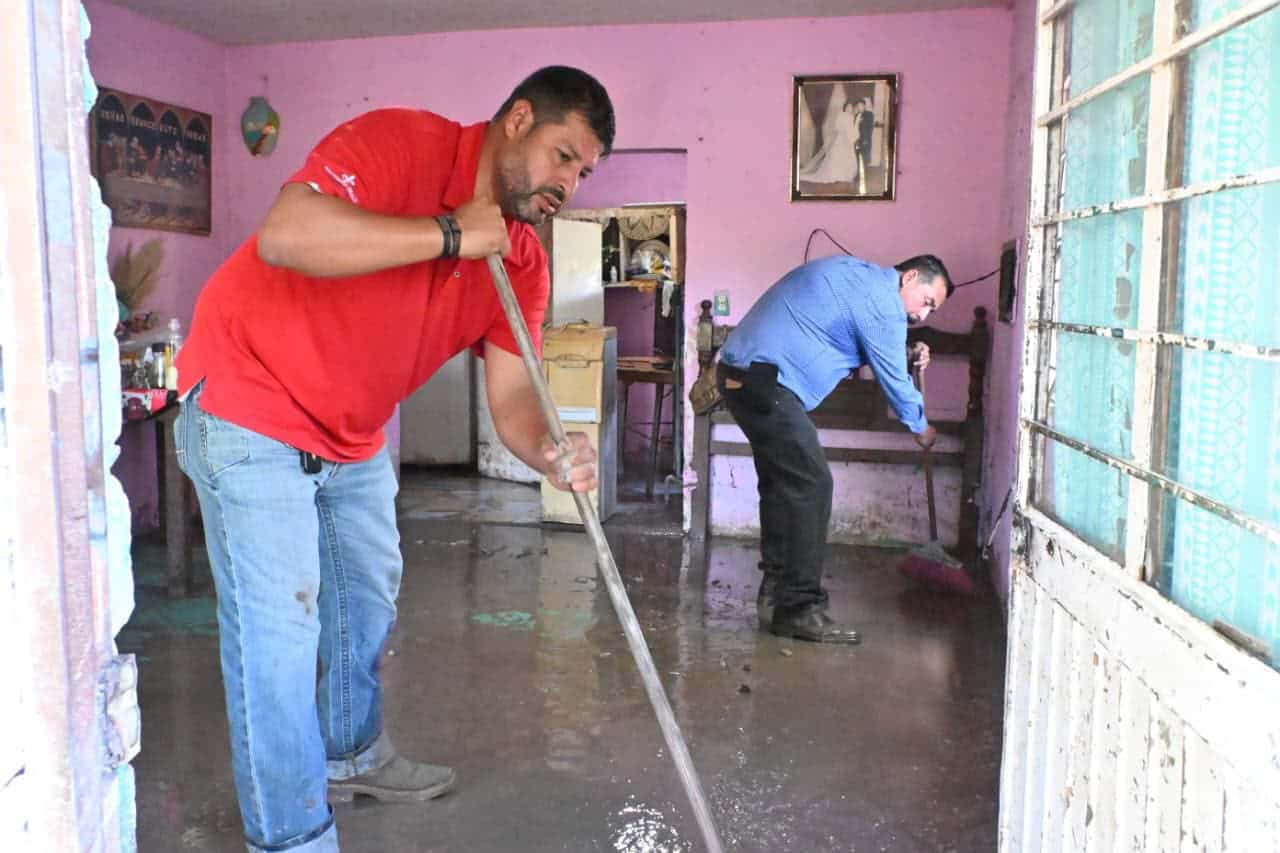 Sari P&eacute;rez supervisa da&ntilde;os por lluvias en Frontera