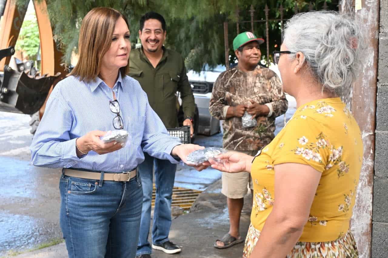 Sari P&eacute;rez supervisa da&ntilde;os por lluvias en Frontera