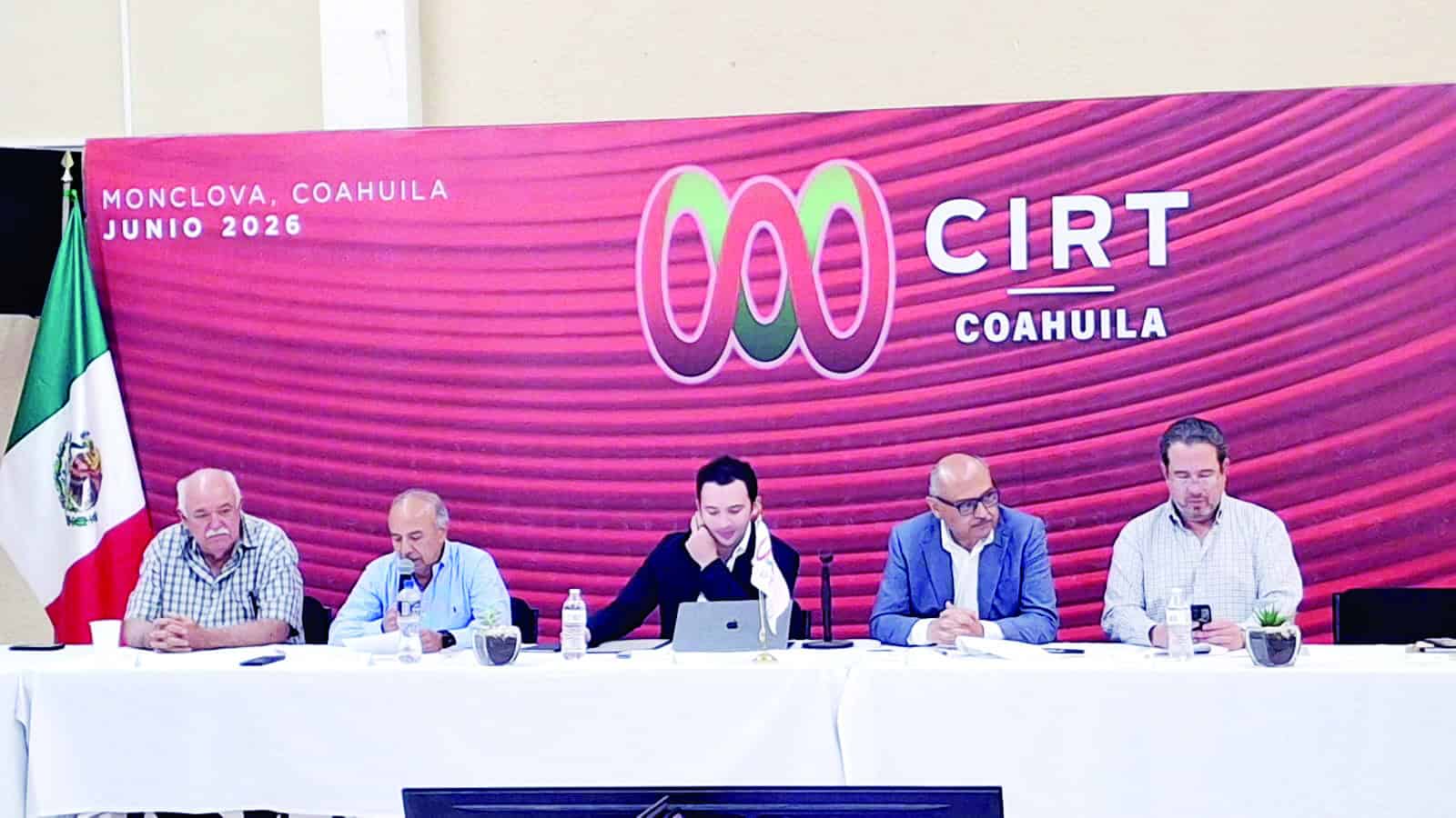 CIRT discute desaf&iacute;os de la radio y televisi&oacute;n en Monclova