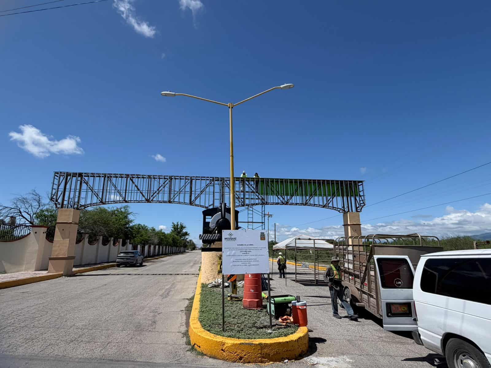 Lluvias desprenden cubiertas en arco de bienvenida de Esperanzas