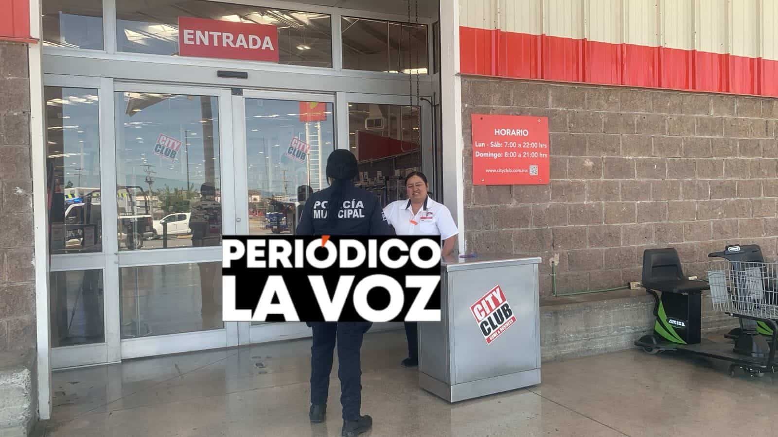 Mujer se lesiona tras caer en drenaje de City Club en Monclova