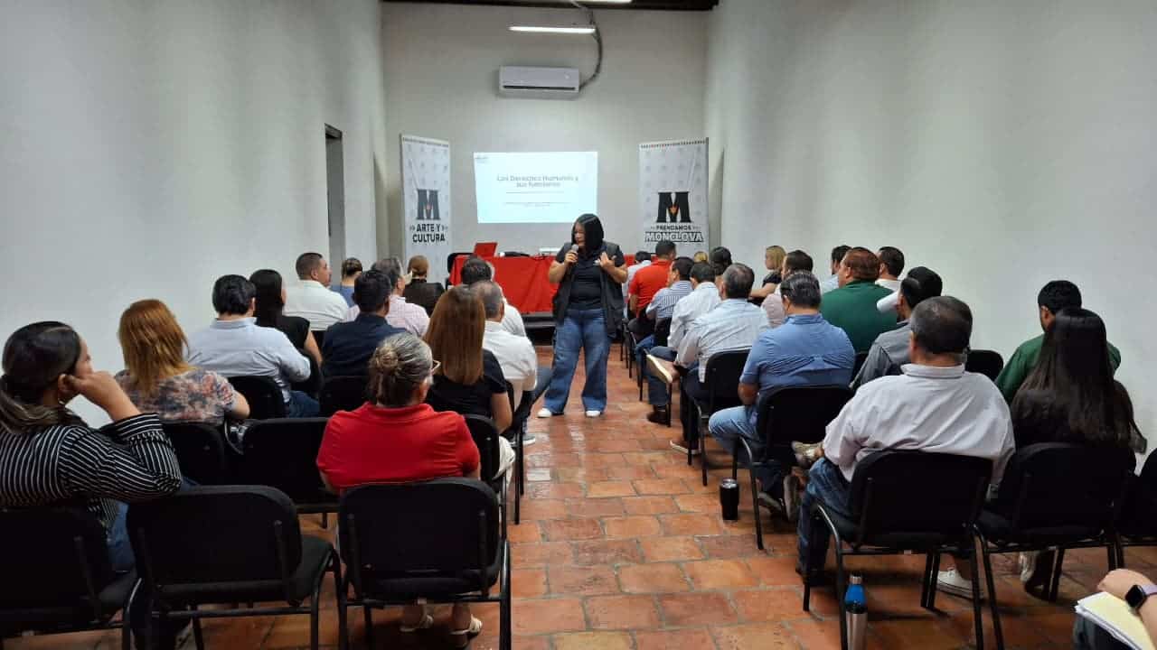 Capacitan a funcionarios en derechos humanos