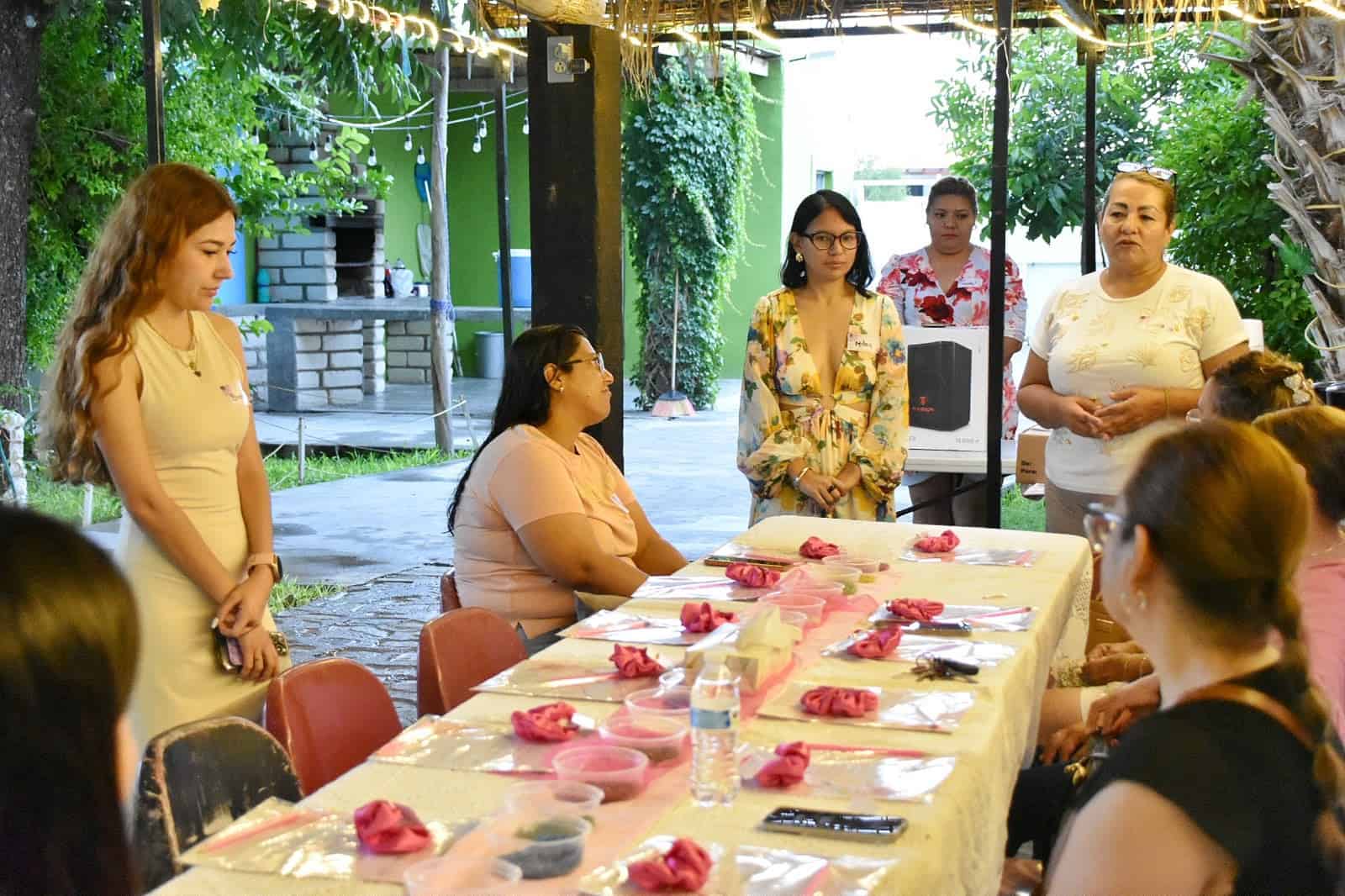 Mujeres de Cuatro Ci&eacute;negas participan en taller de empoderamiento