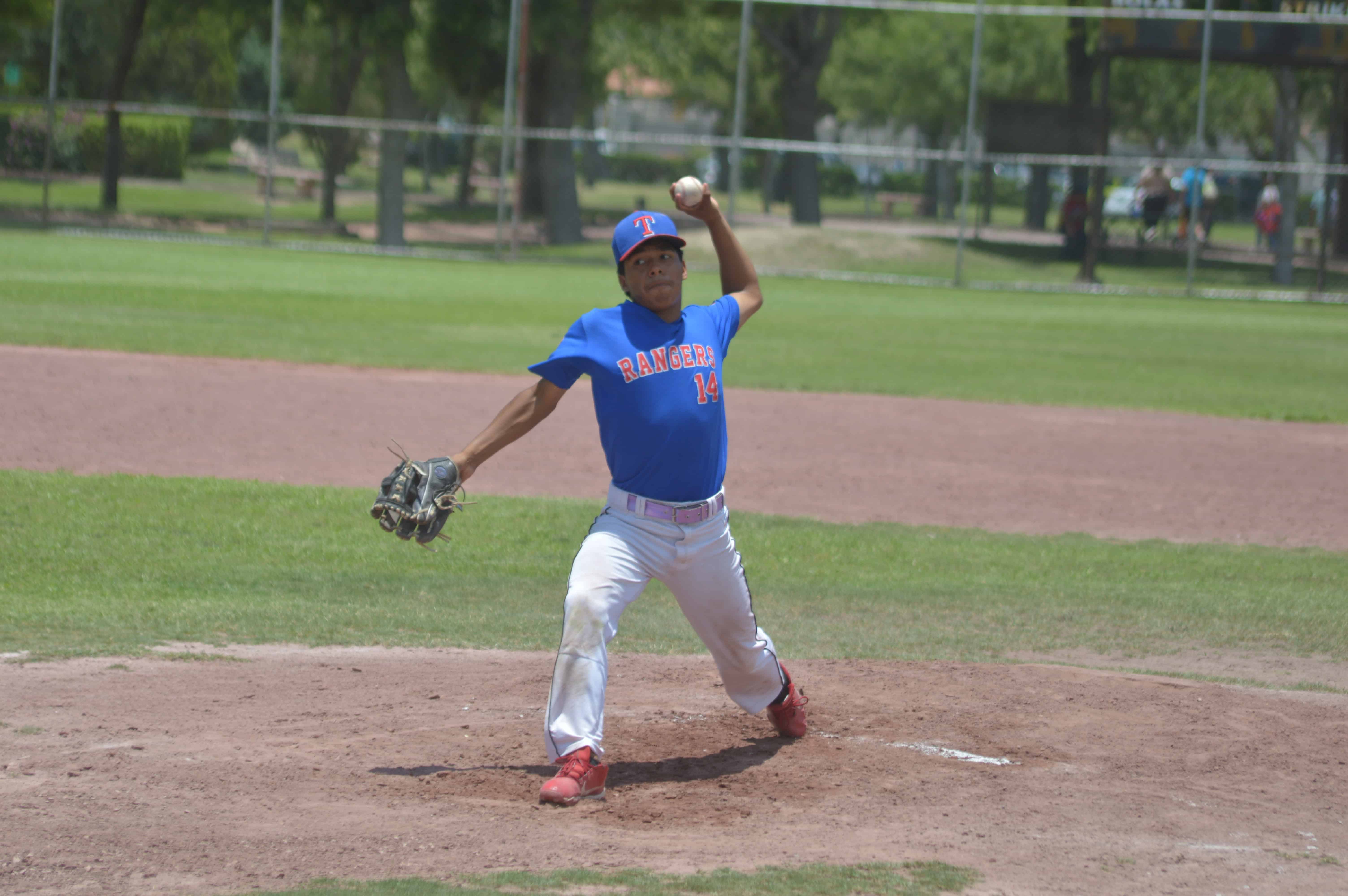 Acereros y Mariners se enfrentan en playoffs de b&eacute;isbol en Monclova