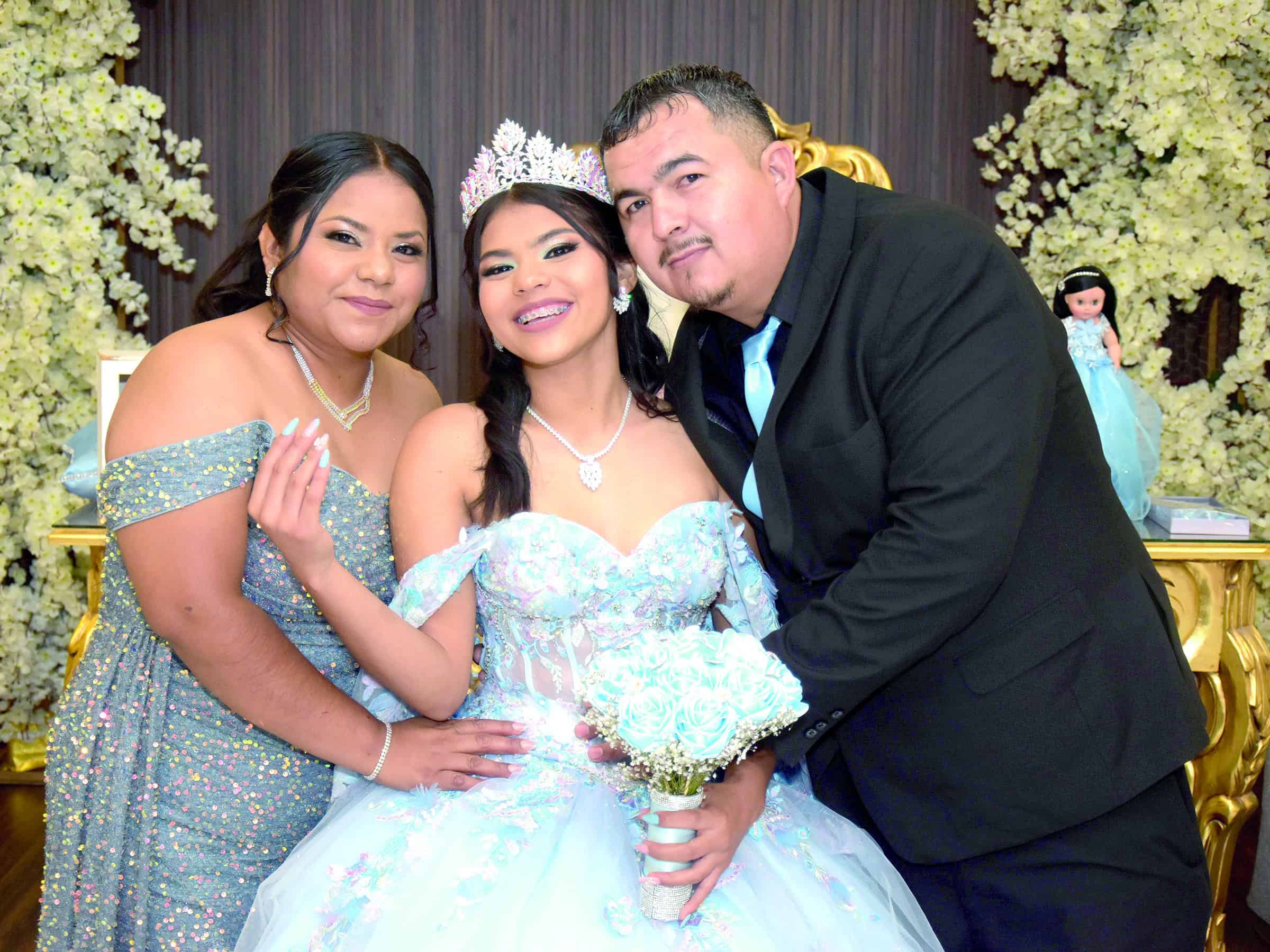 Alondra Isabel Morales celebra sus quince a&ntilde;os con emotiva ceremonia
