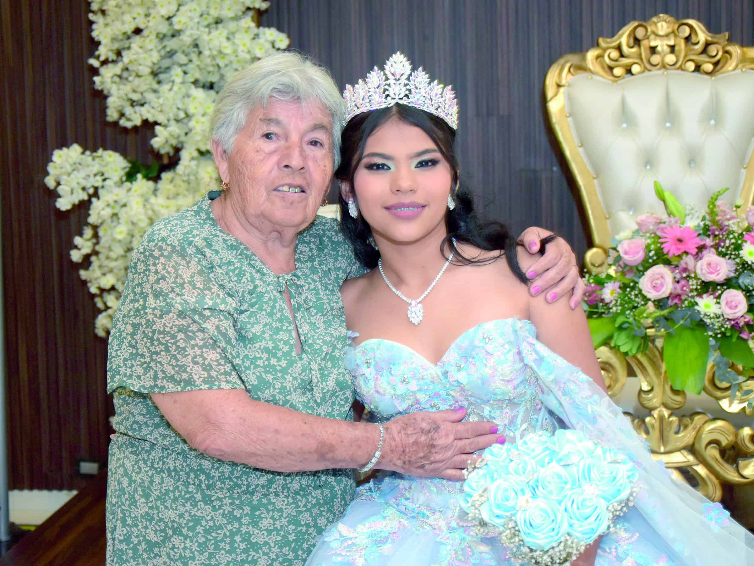 Alondra Isabel Morales celebra sus quince a&ntilde;os con emotiva ceremonia