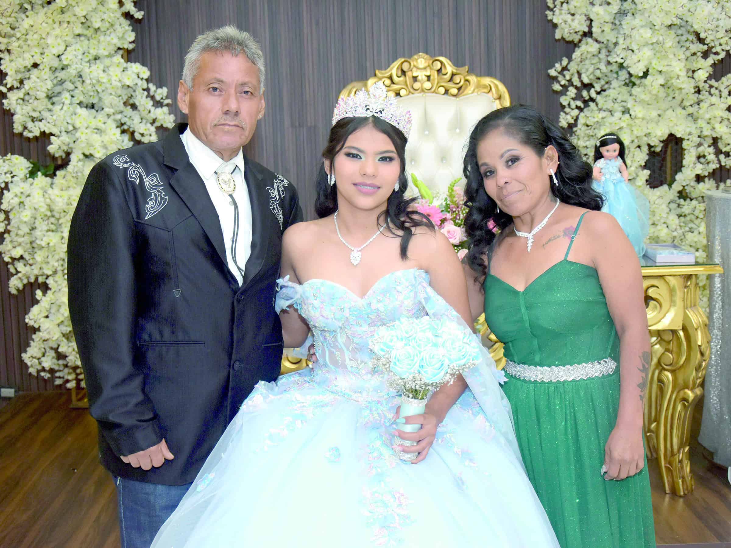 Alondra Isabel Morales celebra sus quince a&ntilde;os con emotiva ceremonia