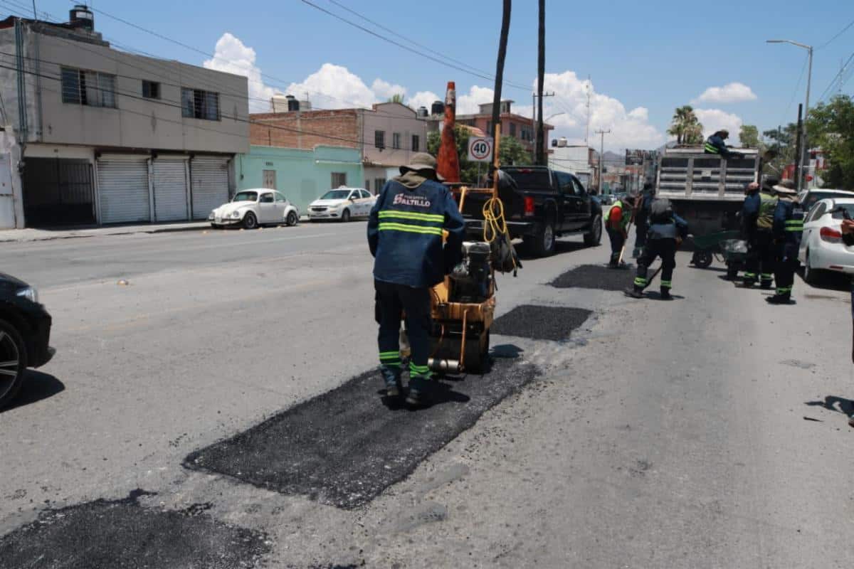Saltillo: Mejoran calles y avenidas bajo el programa Aqu&iacute; Andamos