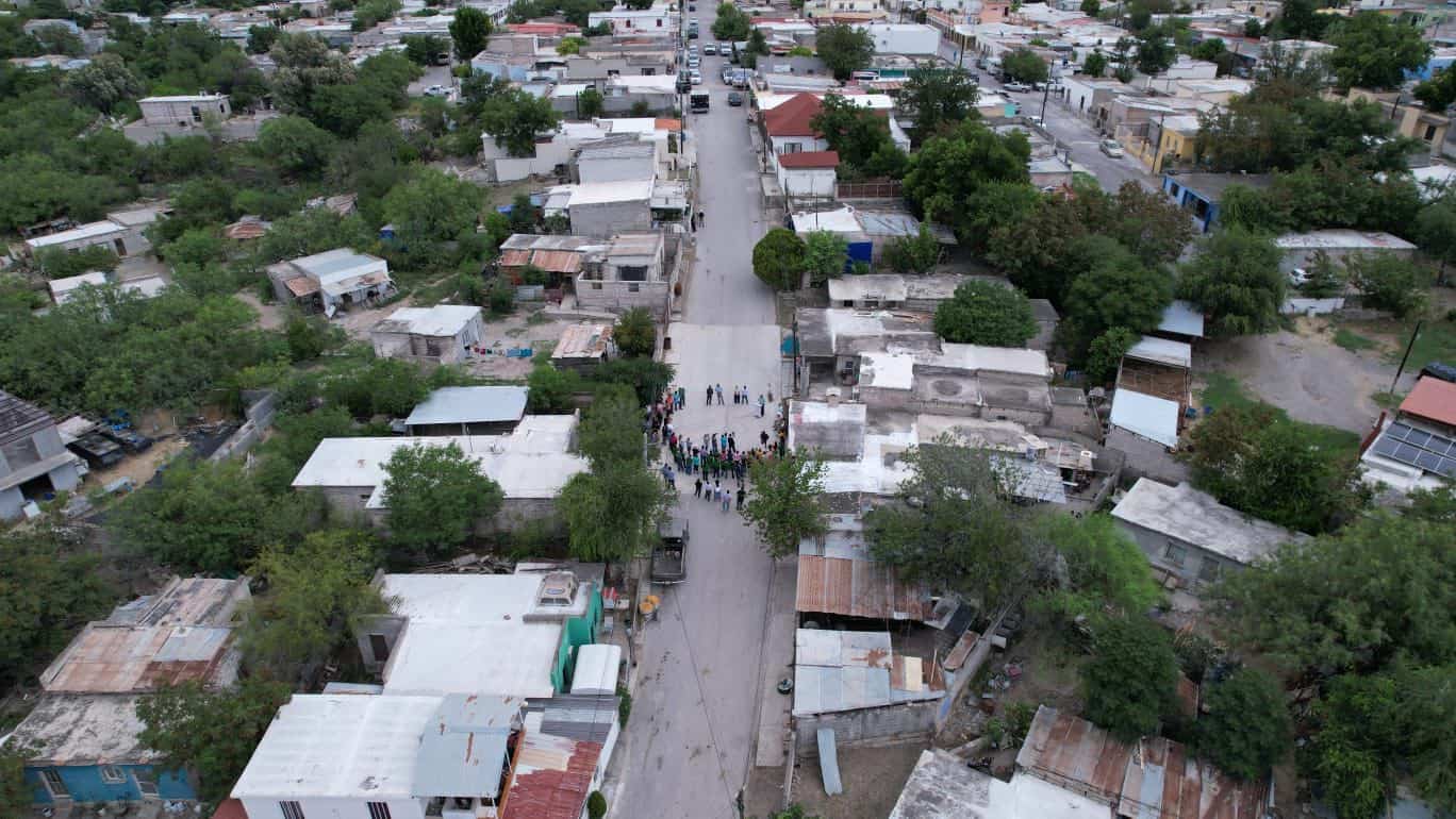 &Oacute;scar R&iacute;os cumple compromisos y entrega obra de pavimentaci&oacute;n en la colonia Hidalgo