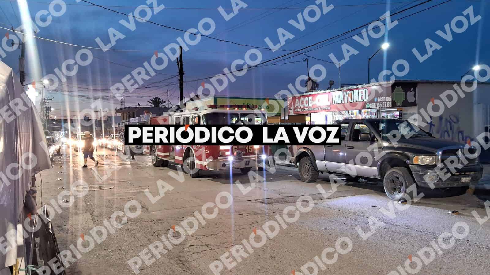 Incendio de veh&iacute;culo en Monclova genera movilizaci&oacute;n de bomberos