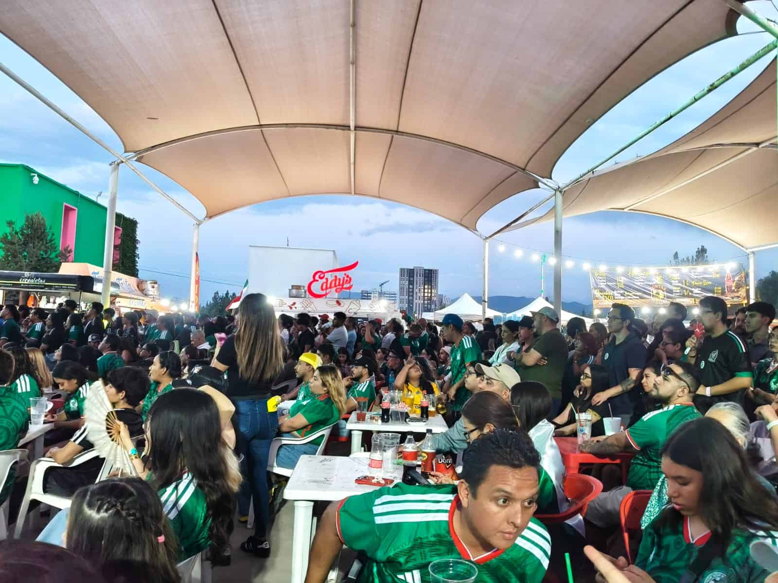 Afluencia en restaurantes de Saltillo crece por Selecci&oacute;n Mexicana