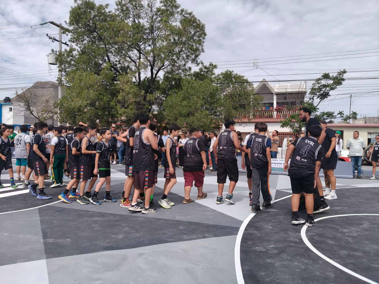 Saltillo recibe a Harrison Barnes para impulsar el deporte juvenil