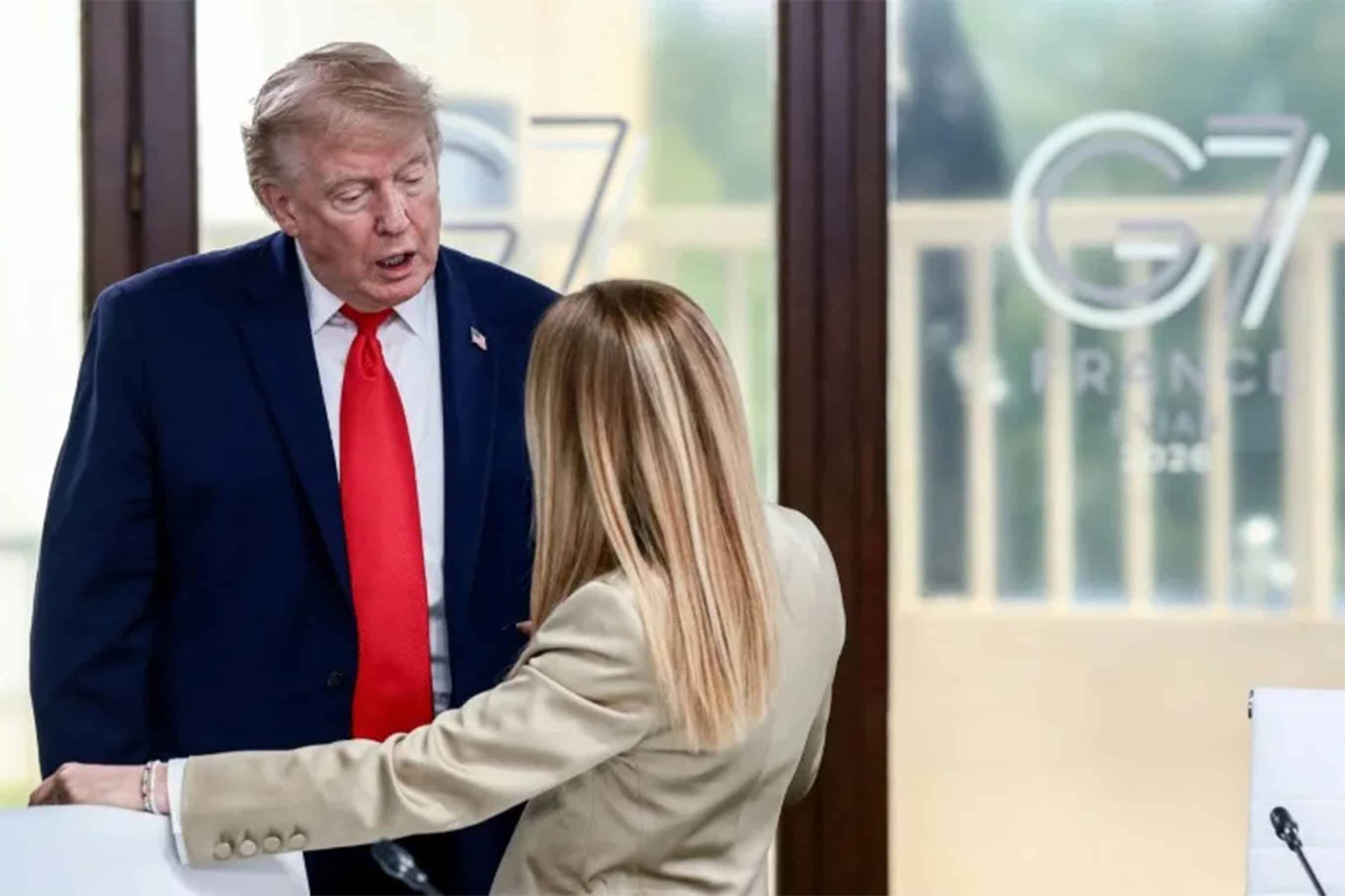 Giorgia Meloni rechaza versi&oacute;n de Donald Trump sobre fotograf&iacute;a en cumbre