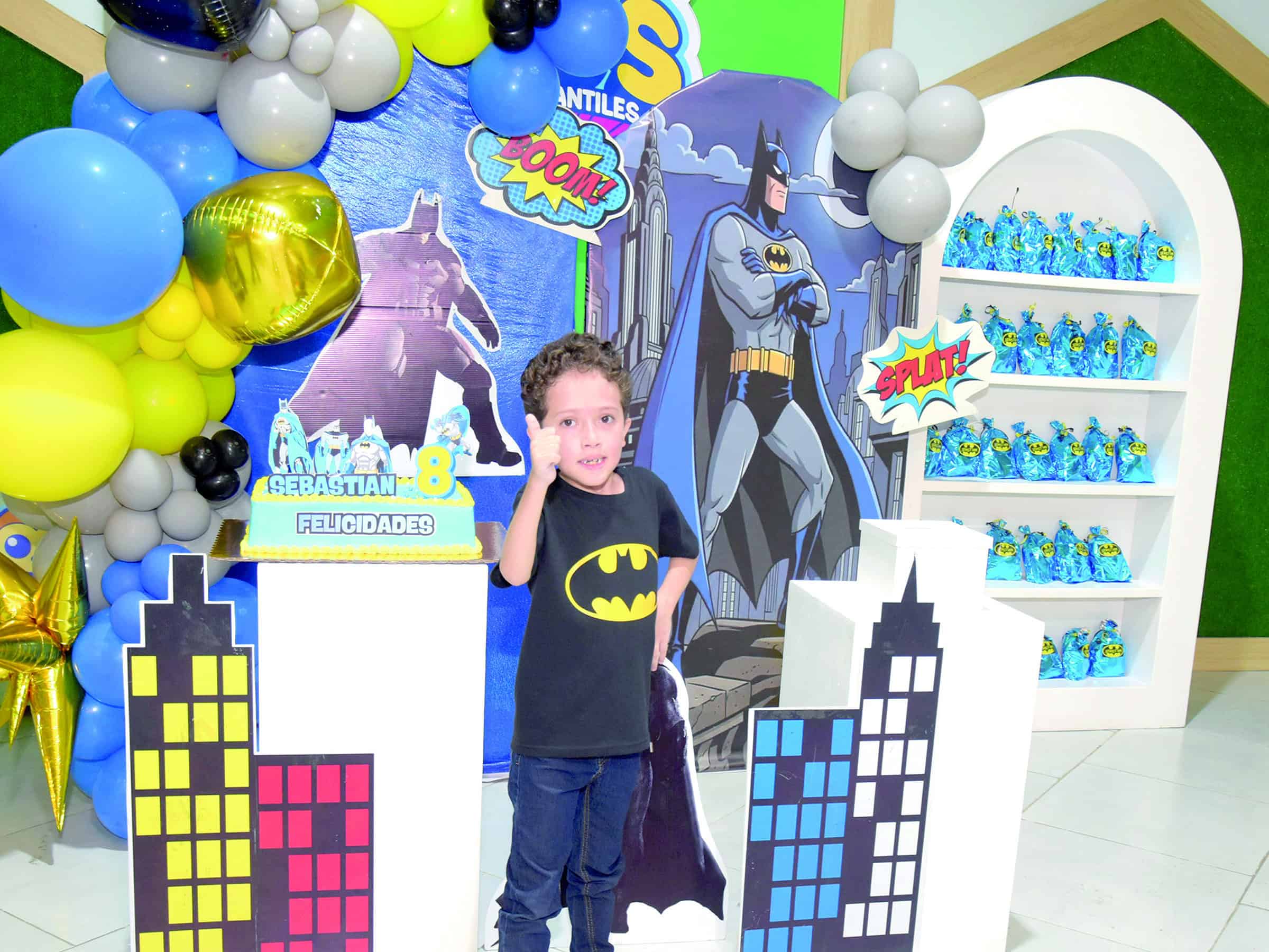 Sebasti&aacute;n Gonz&aacute;lez celebra su cumplea&ntilde;os rodeado de amigos