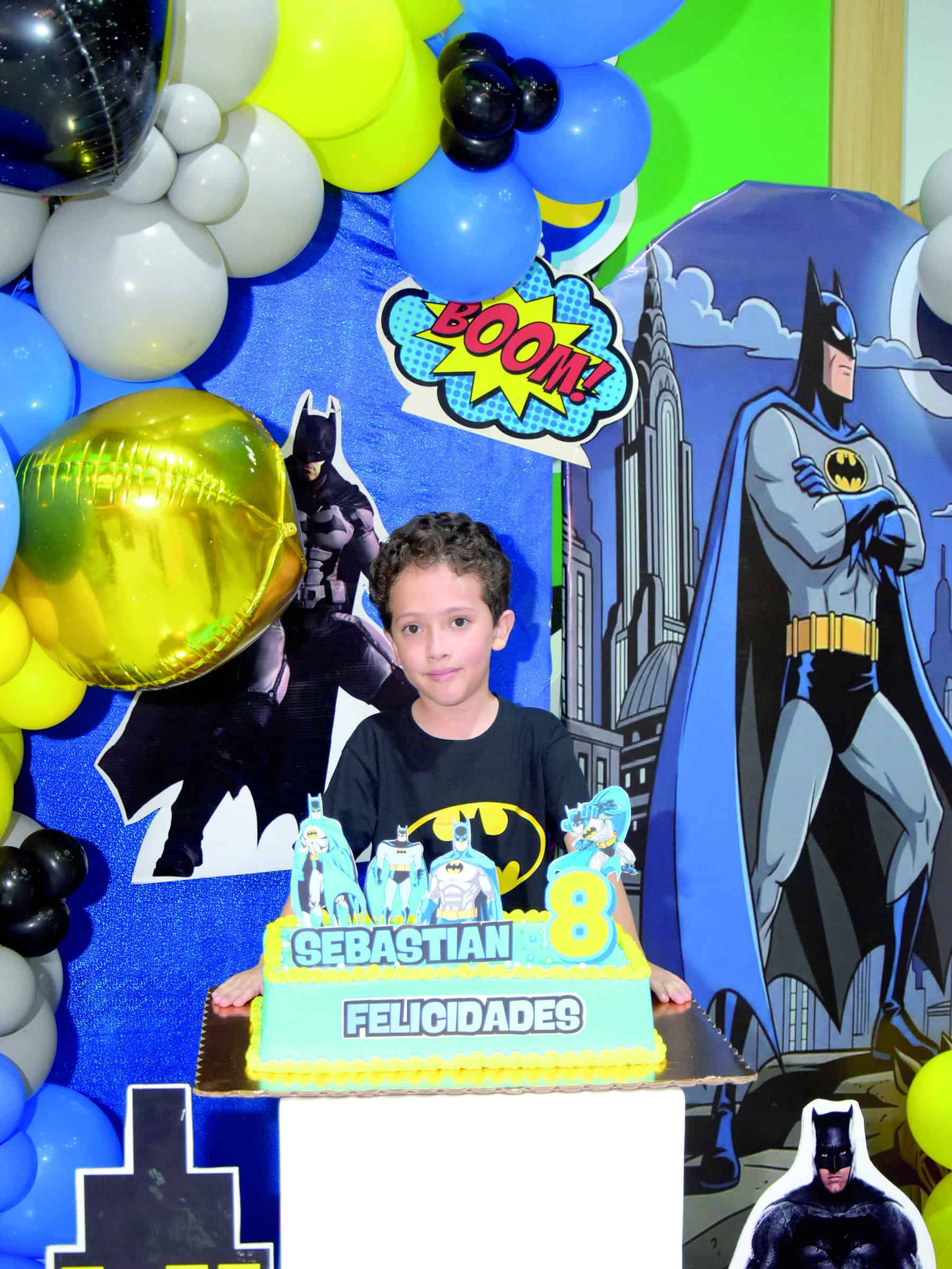 Sebasti&aacute;n Gonz&aacute;lez celebra su cumplea&ntilde;os rodeado de amigos