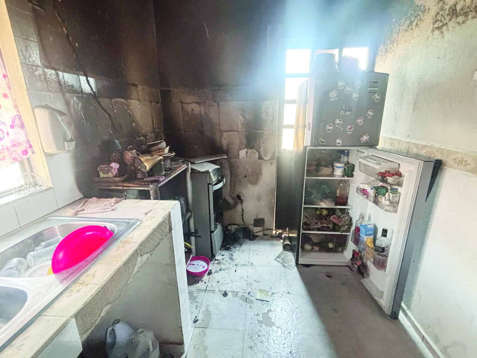 Fuga de gas provoca incendio en vivienda de Ana Caren Z&uacute;&ntilde;iga en Monclova