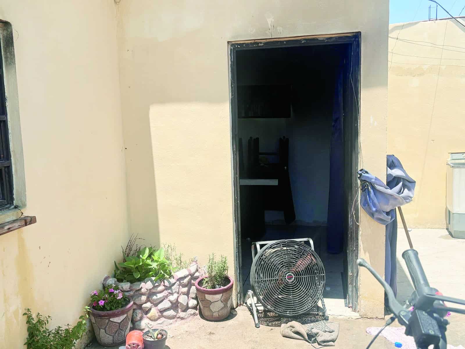 Fuga de gas provoca incendio en vivienda de Ana Caren Z&uacute;&ntilde;iga en Monclova