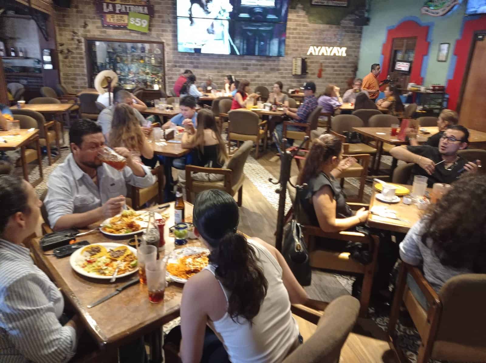 Este domingo hubo m&aacute;s afluencia en restaurantes y tiendas de regalos.