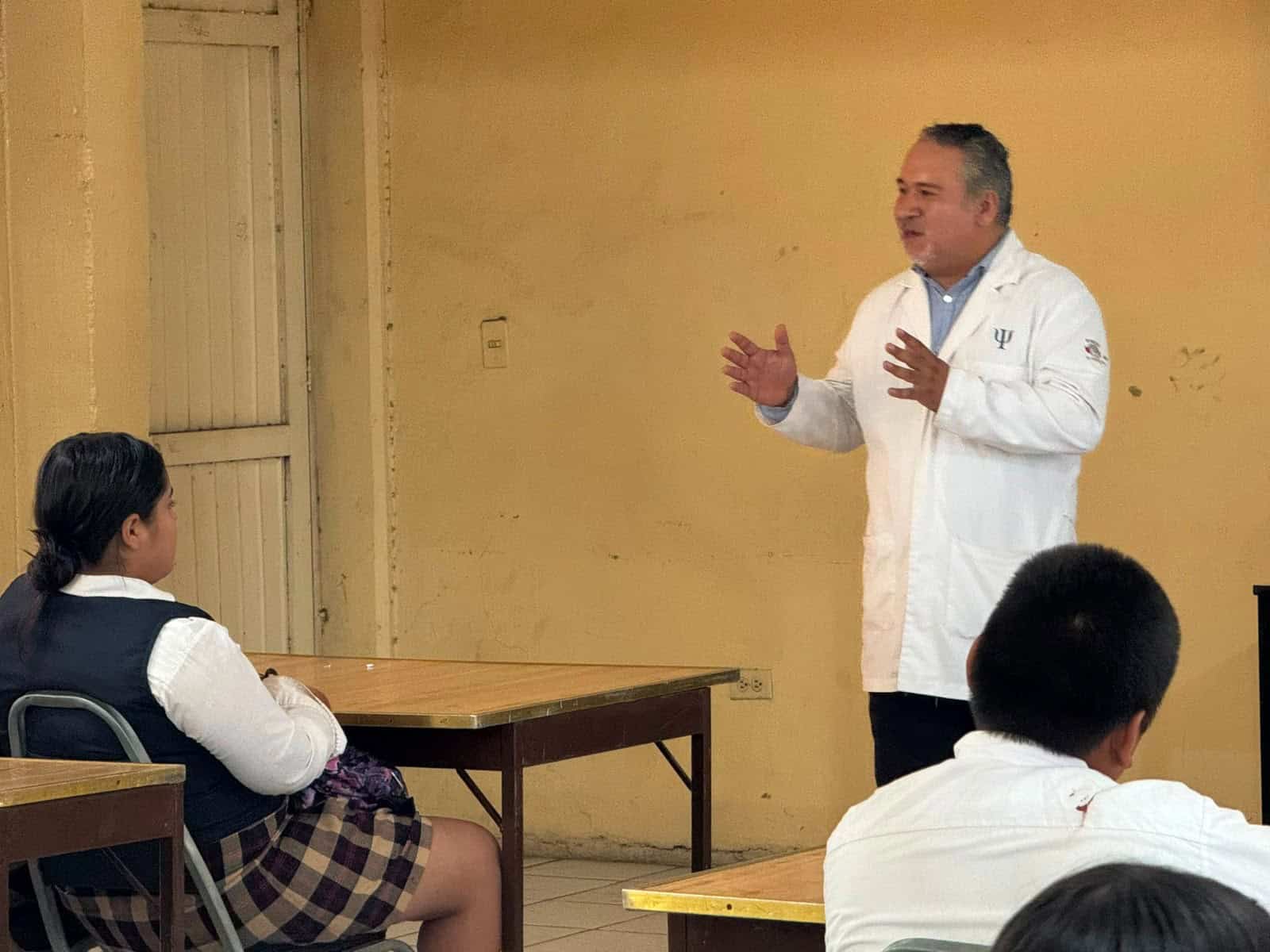 Carlos Jim&eacute;nez Villarreal lidera Brigada de Salud Mental en Sabinas