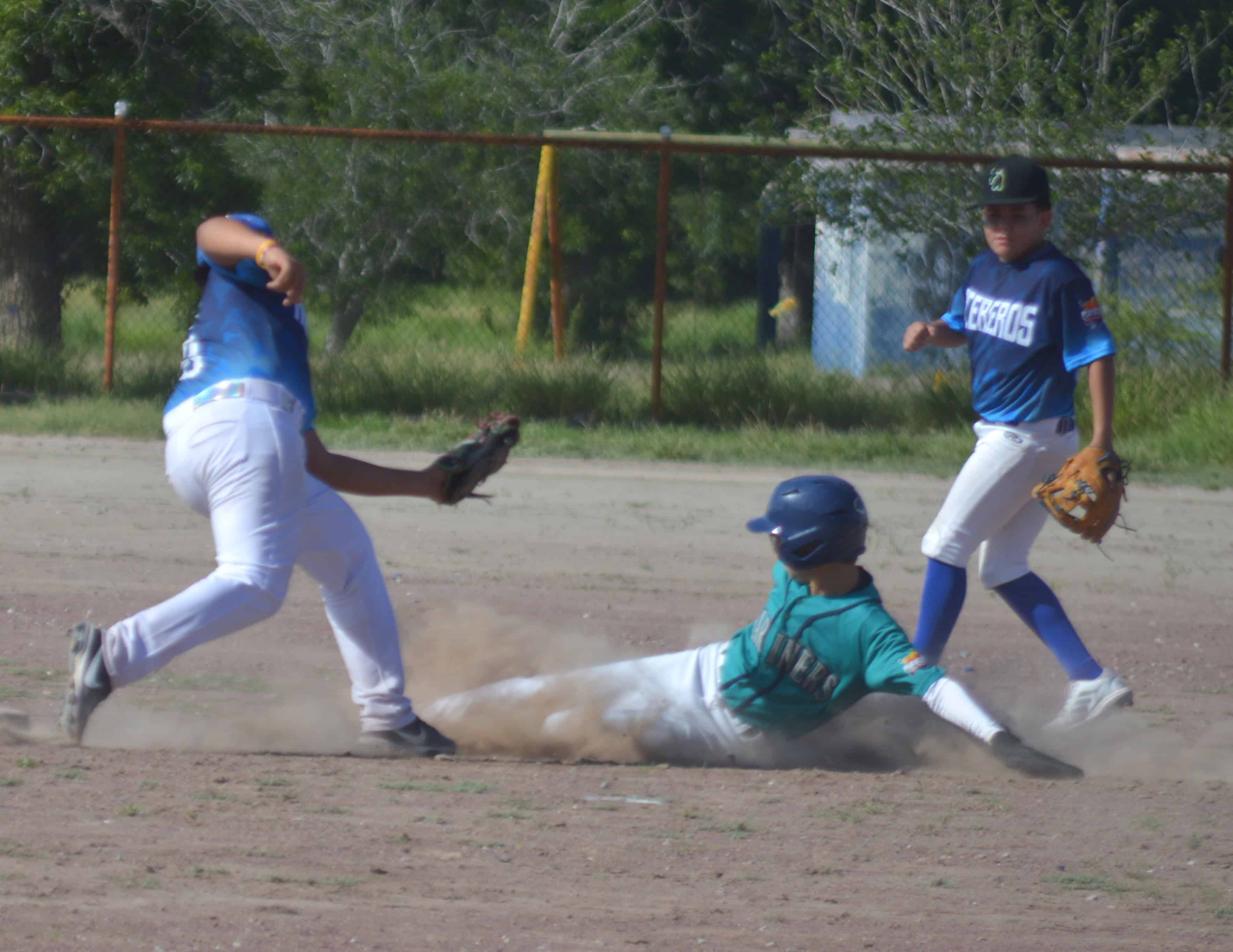 Acereros AHMSA logra remontada y vence a Mariners en Coahuila