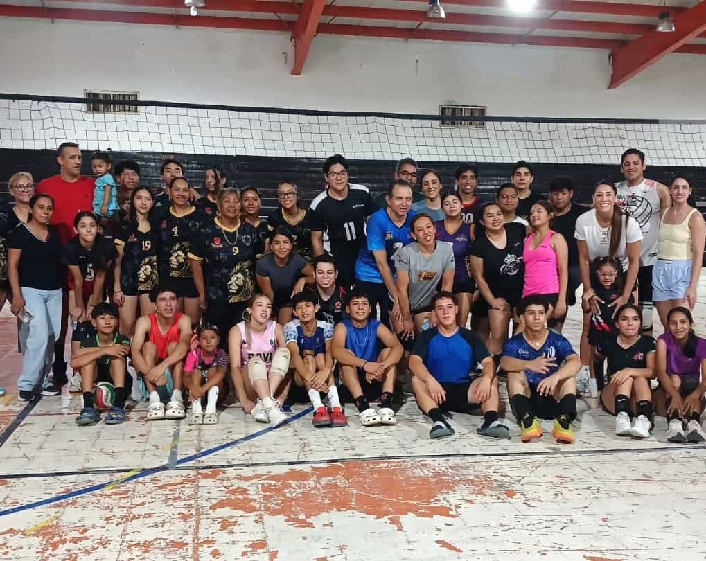 Liga Rangelitos premia a campeones del voleibol en Monclova