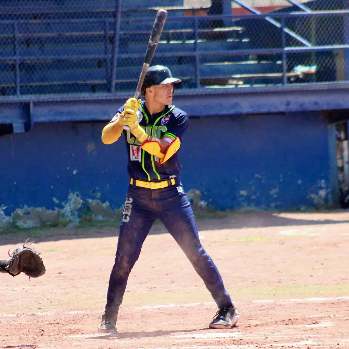 Halcones CEUC barre a Irritilas y sube al tercer lugar