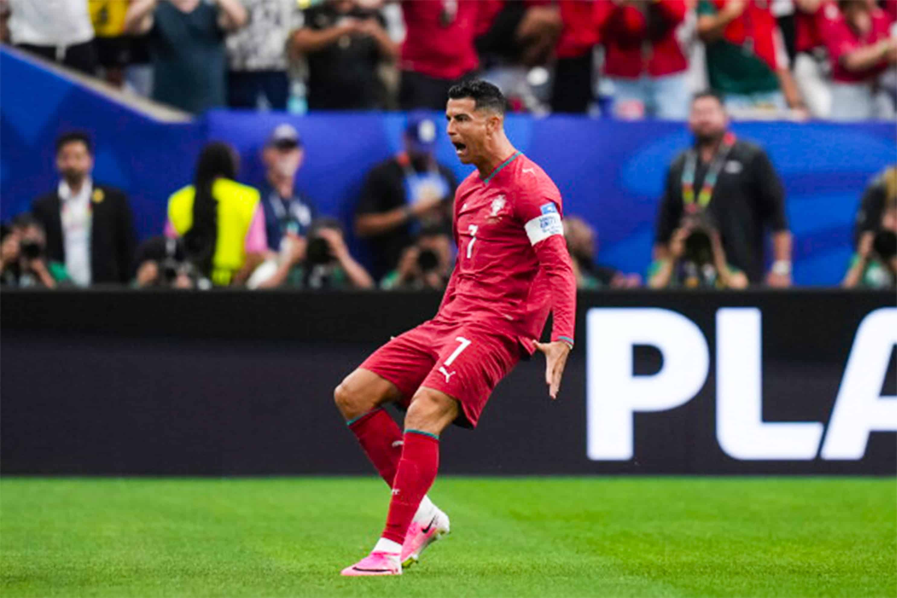 &iexcl;Apareci&oacute; el Bicho! Cristiano Ronaldo agranda su legado y logra una marca in&eacute;dita contra Uzbekist&aacute;n