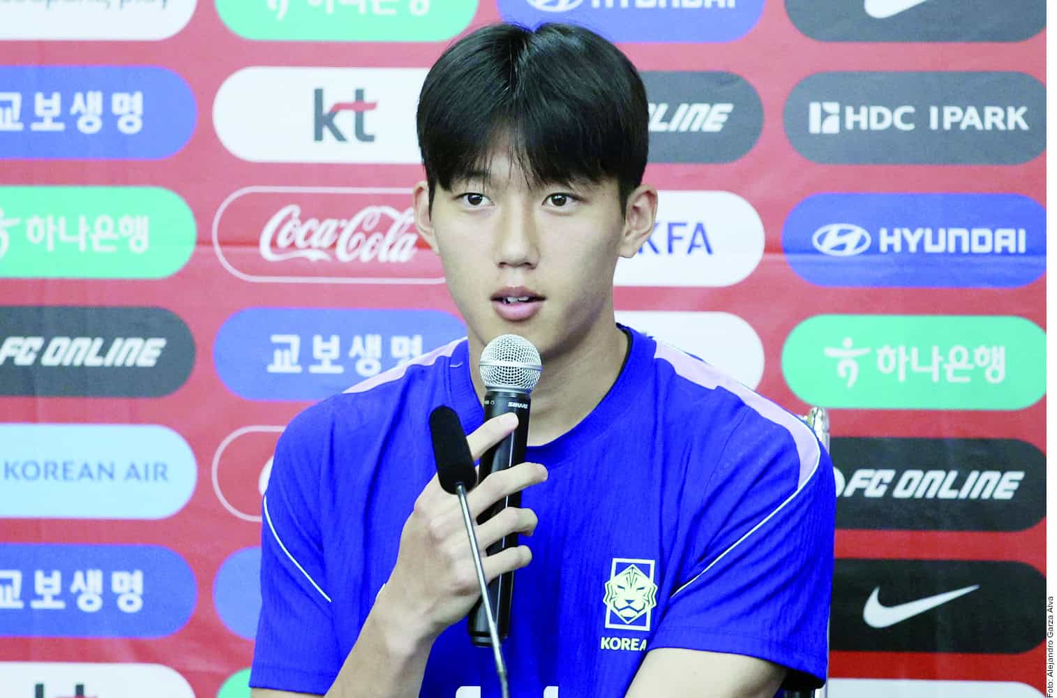 Lee Han-beom se prepara para el partido ante Sud&aacute;frica en Monterrey