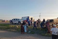 Volcadura en la Carretera 57 deja dos personas lesionadas entre Allende y Morelos