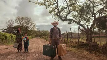 F&aacute;tima Molina protagoniza All&aacute;, cartas al coraz&oacute;n en M&eacute;xico