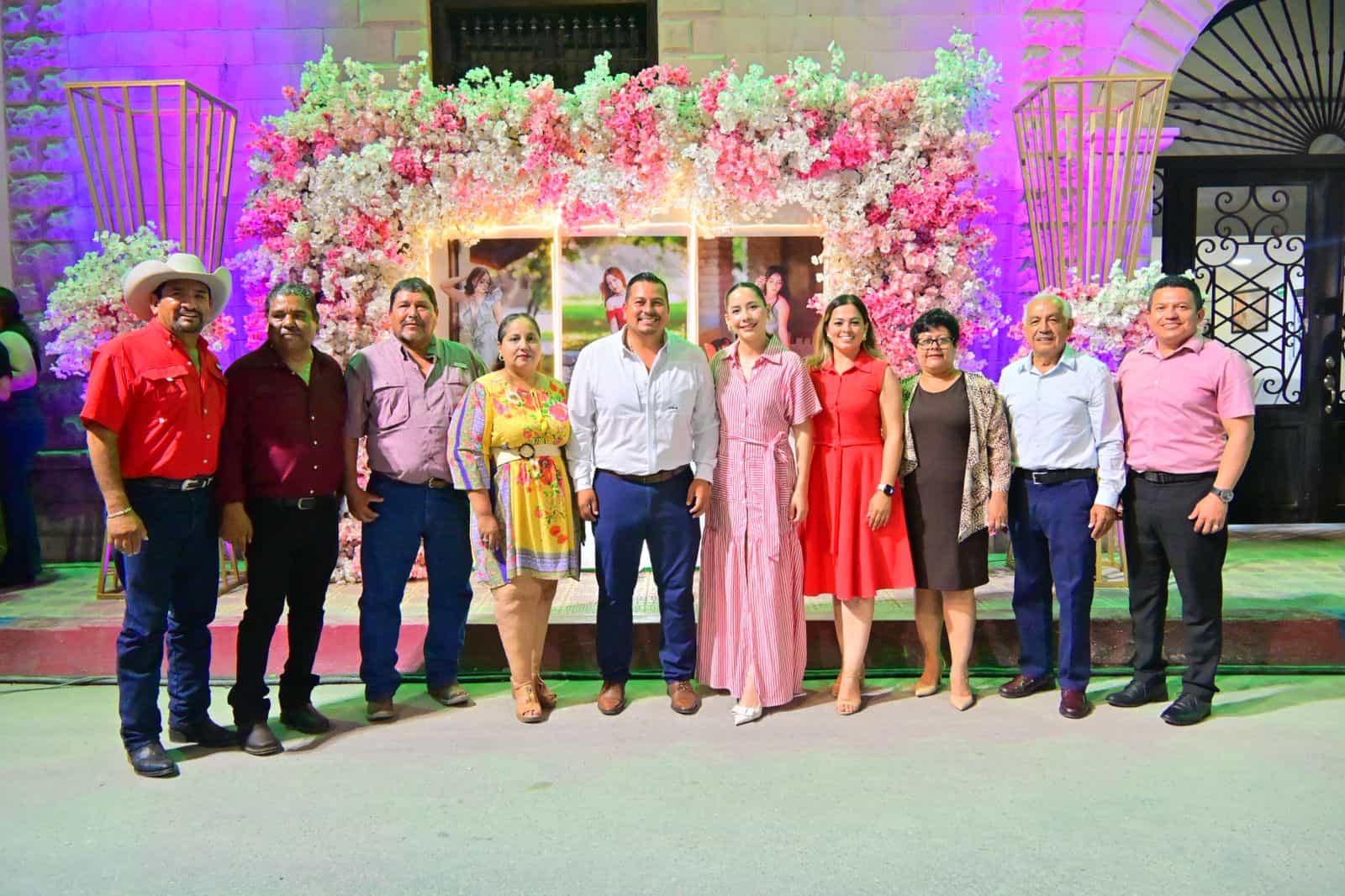 Nahomi Mart&iacute;nez se corona como Flor M&aacute;s Bella del Ejido Sombrerete 2026