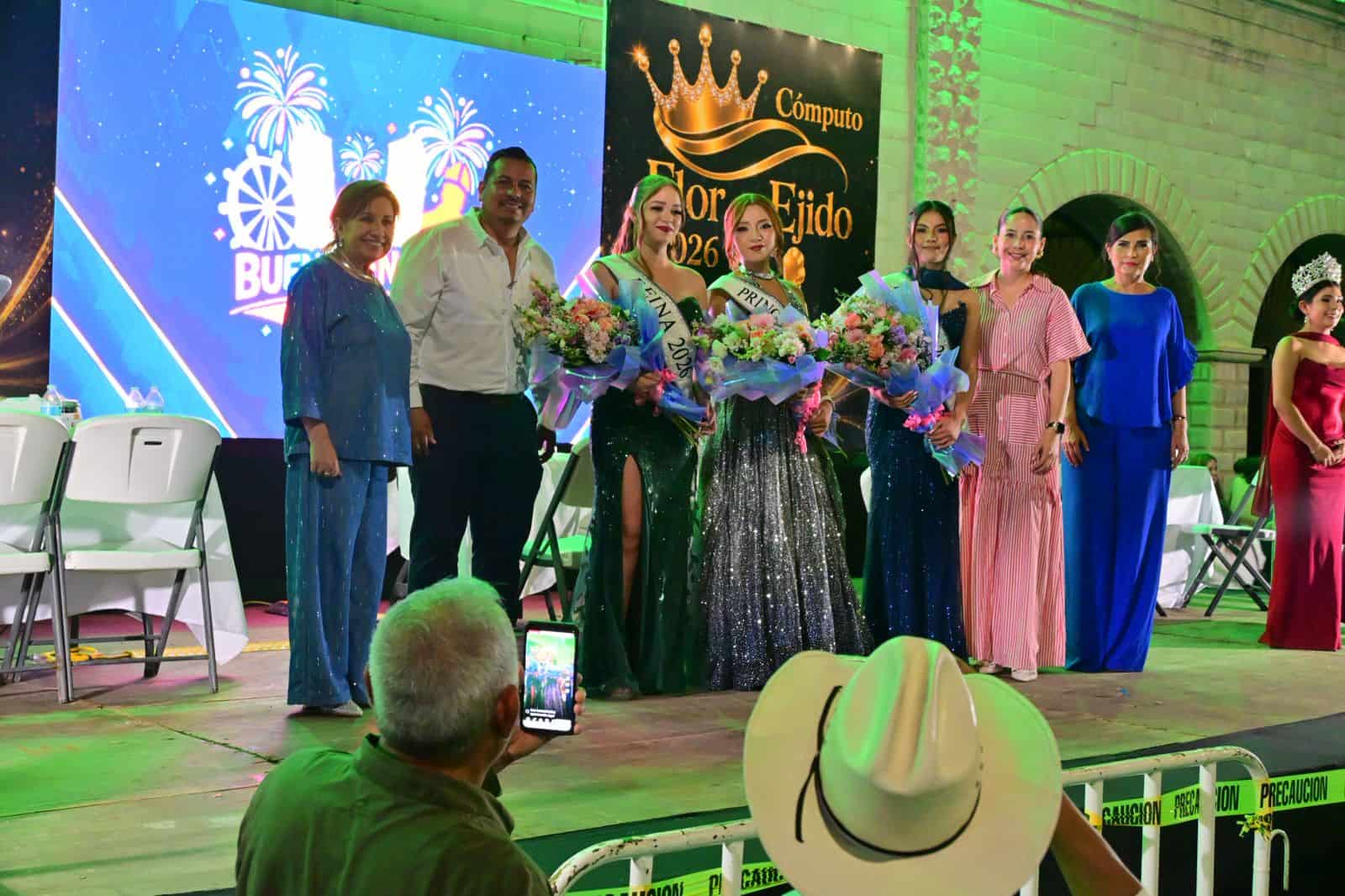 Alcalde Jes&uacute;s Javier Flores corona a Mar&iacute;a Fernanda Palos como Reina de la Feria 2026