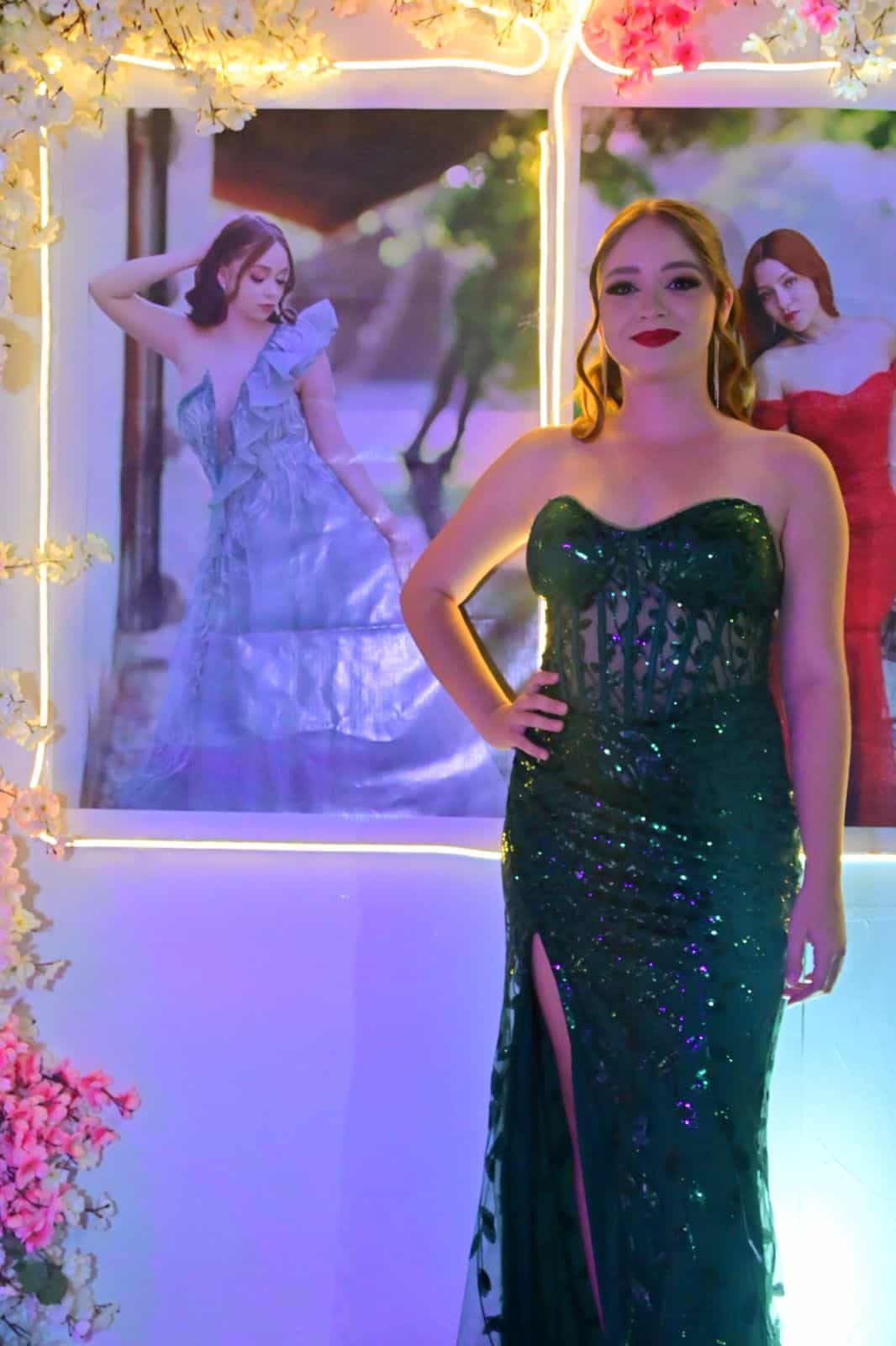 Alcalde Jes&uacute;s Javier Flores corona a Mar&iacute;a Fernanda Palos como Reina de la Feria 2026