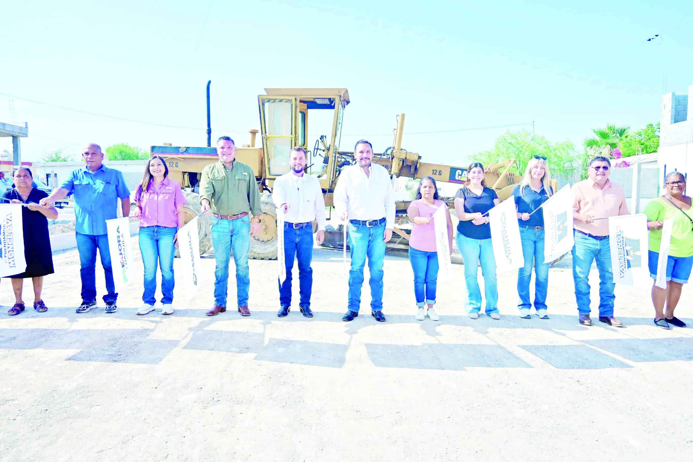 Carlos Villarreal P&eacute;rez arranca obras de pavimentaci&oacute;n en Monclova