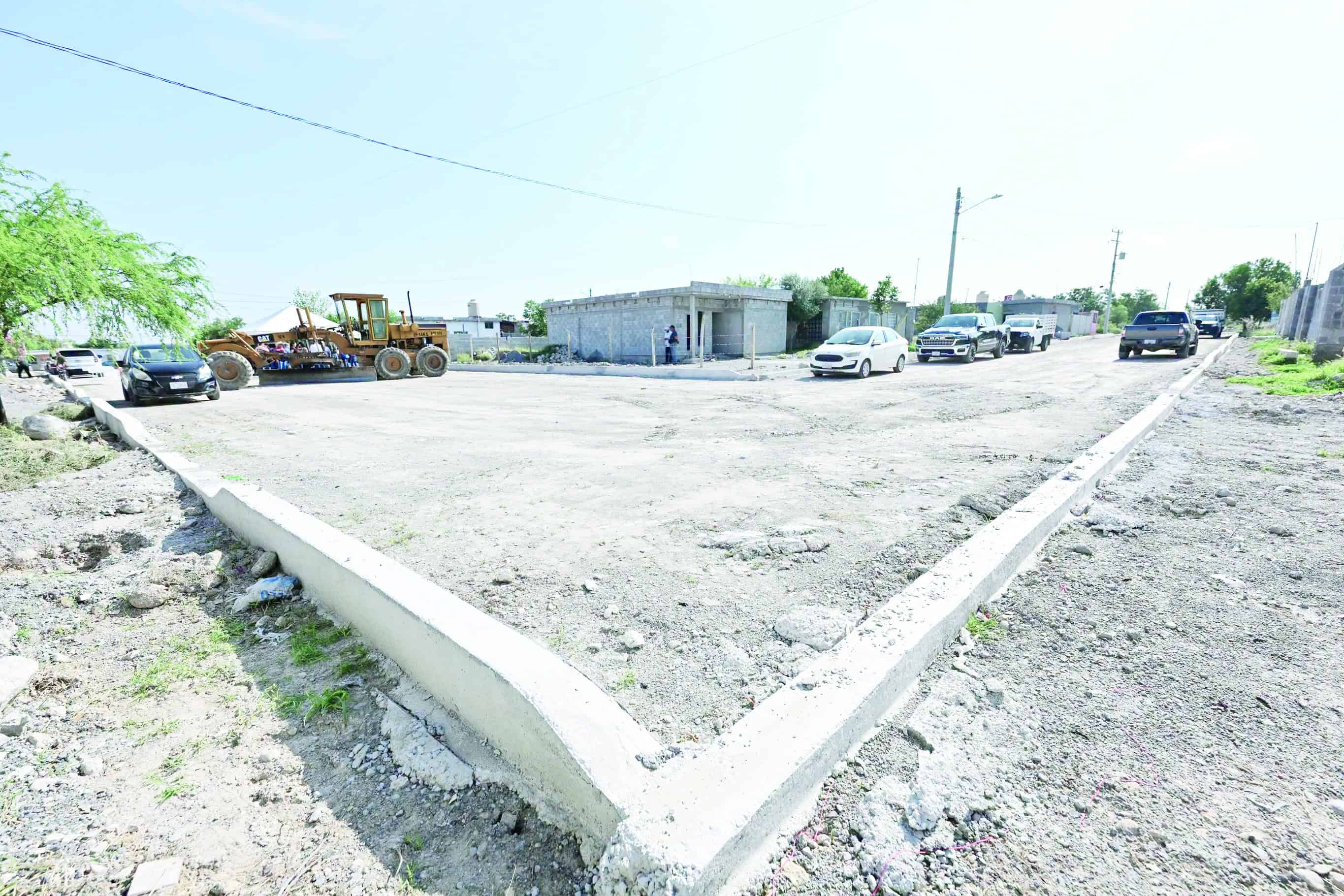 Carlos Villarreal P&eacute;rez arranca obras de pavimentaci&oacute;n en Monclova